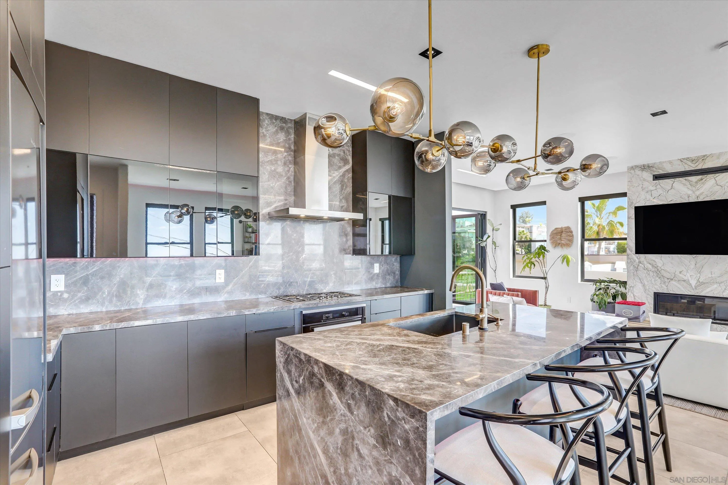 San Diego, California 92110, United States, 3 Bedrooms Bedrooms, ,4 BathroomsBathrooms,Residential,Active,91923