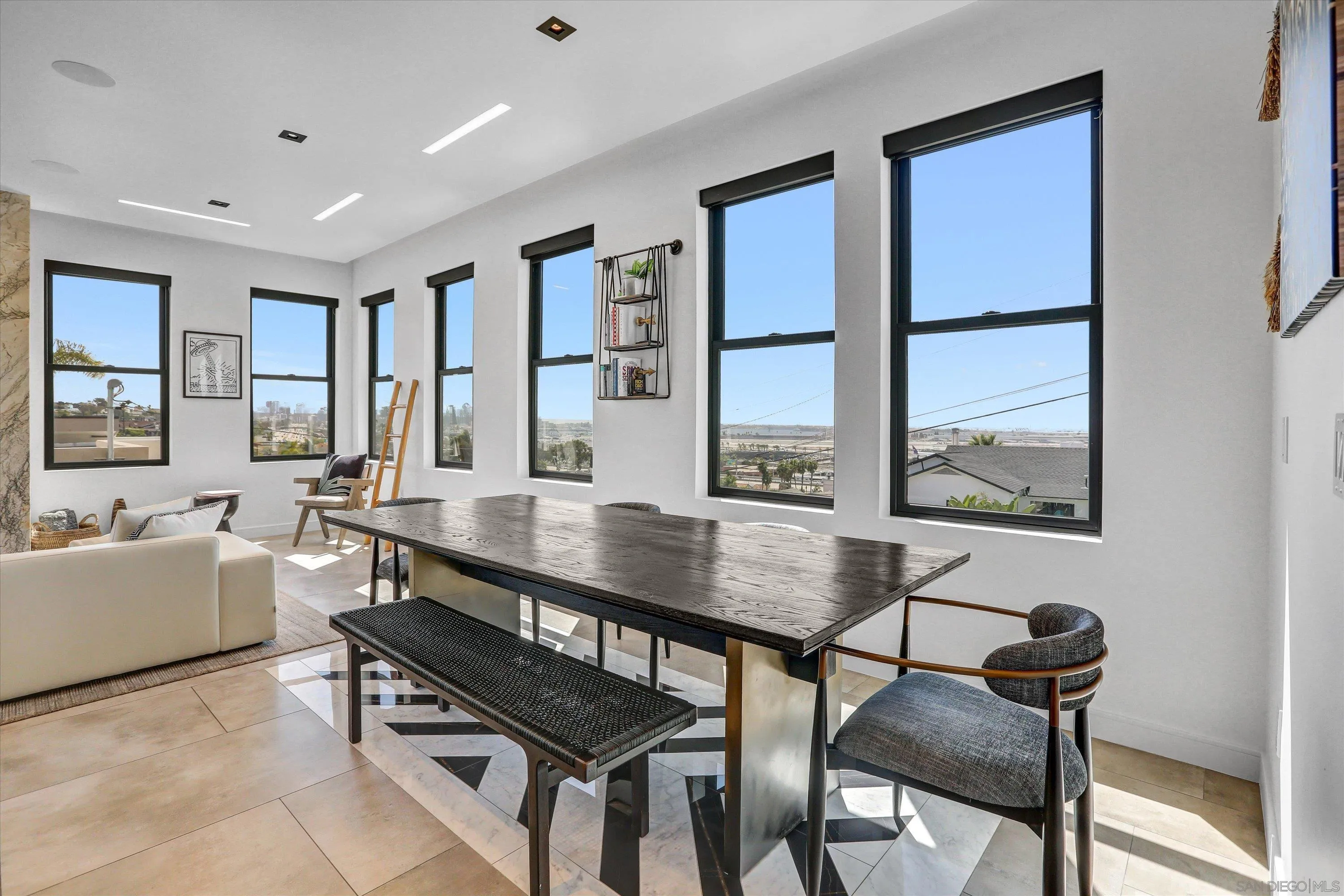 San Diego, California 92110, United States, 3 Bedrooms Bedrooms, ,4 BathroomsBathrooms,Residential,Active,91923