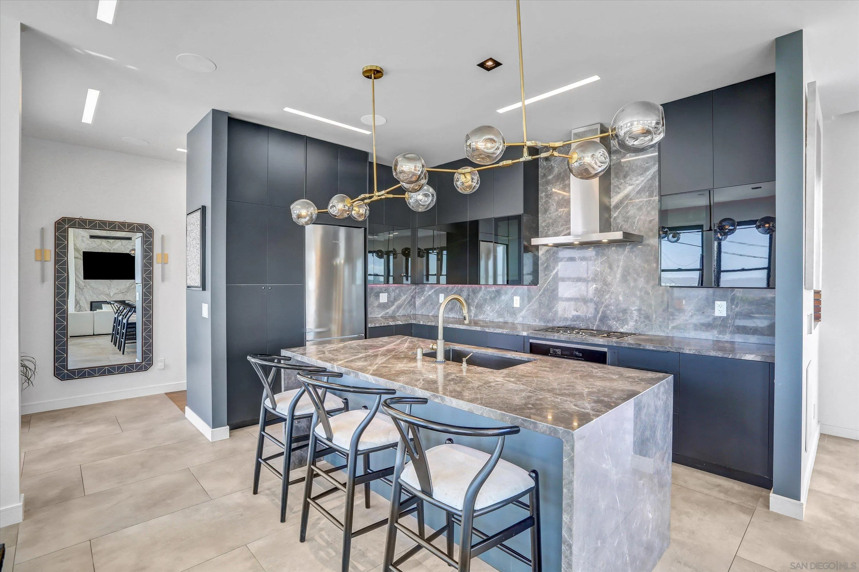 San Diego, California 92110, United States, 3 Bedrooms Bedrooms, ,4 BathroomsBathrooms,Residential,Active,91923