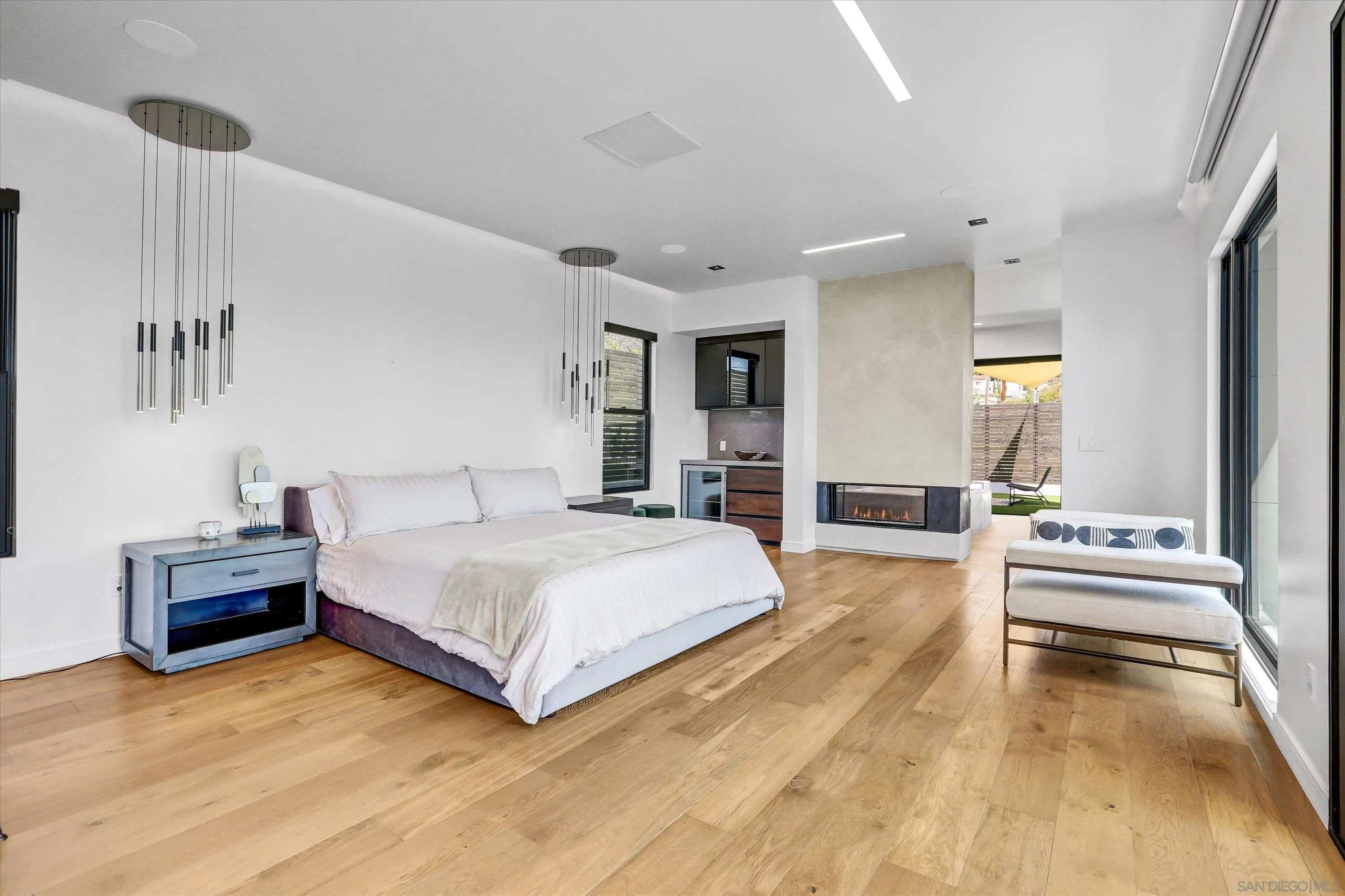 San Diego, California 92110, United States, 3 Bedrooms Bedrooms, ,4 BathroomsBathrooms,Residential,Active,91923