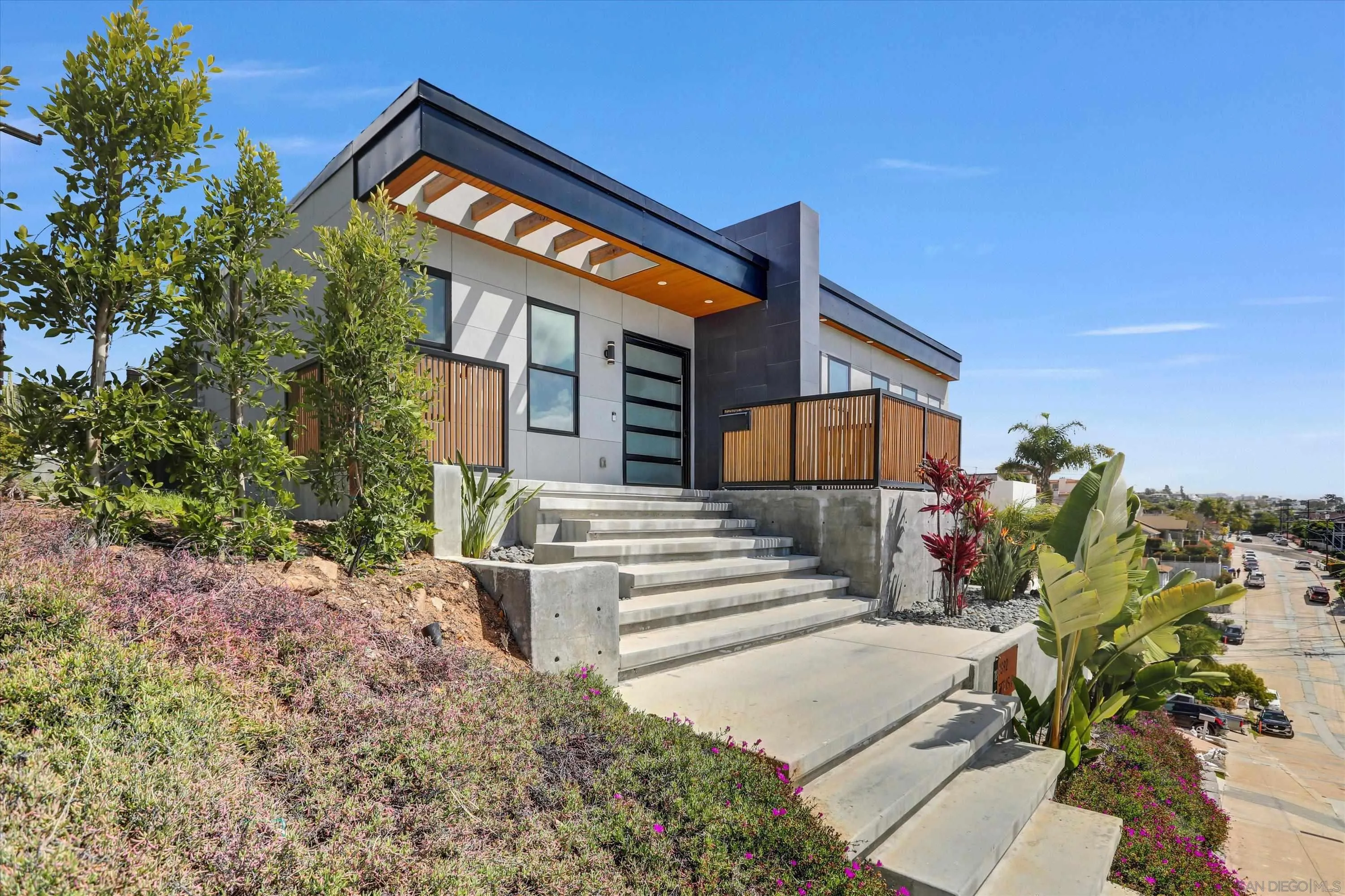 San Diego, California 92110, United States, 3 Bedrooms Bedrooms, ,4 BathroomsBathrooms,Residential,Active,91923