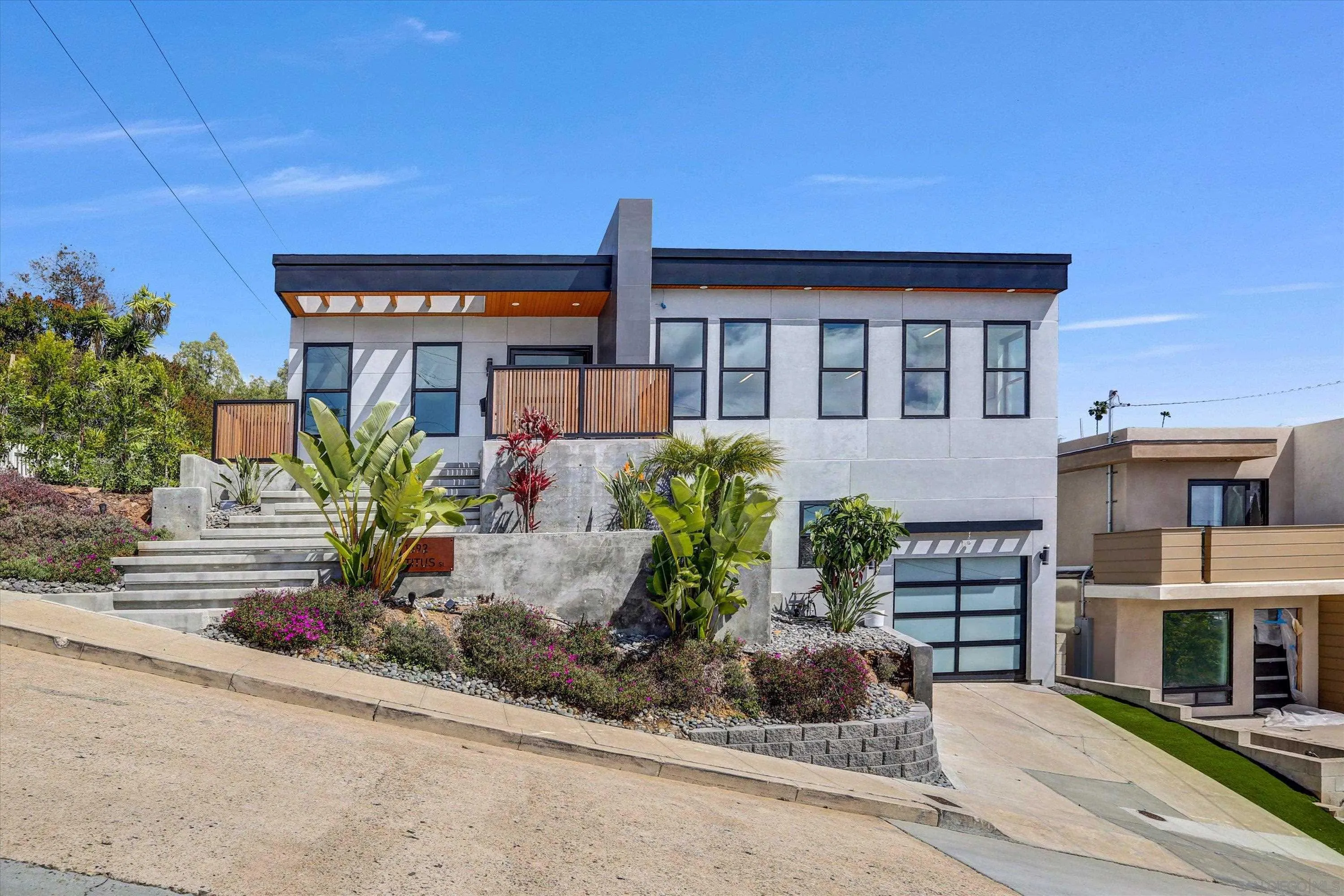 San Diego, California 92110, United States, 3 Bedrooms Bedrooms, ,4 BathroomsBathrooms,Residential,Active,91923