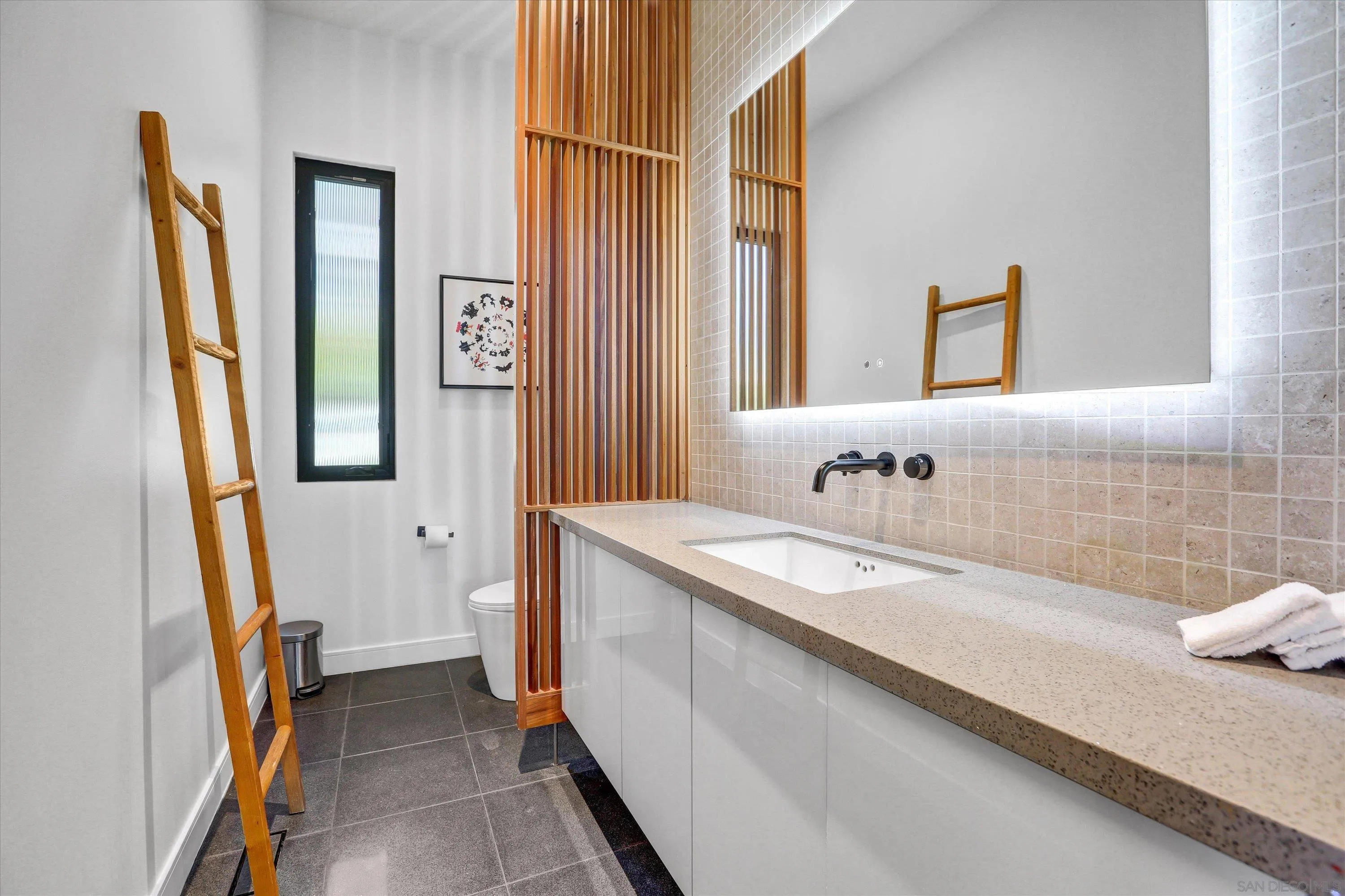 San Diego, California 92110, United States, 3 Bedrooms Bedrooms, ,4 BathroomsBathrooms,Residential,Active,91923