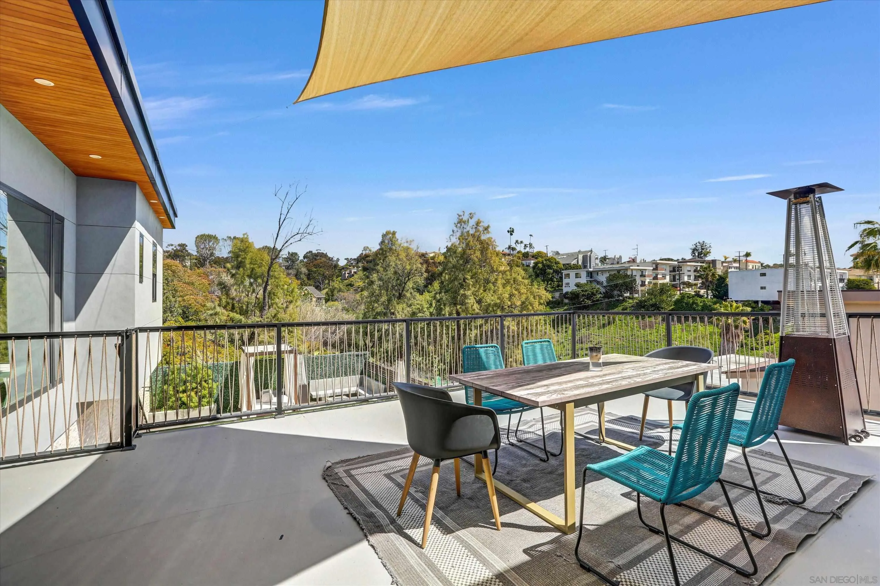 San Diego, California 92110, United States, 3 Bedrooms Bedrooms, ,4 BathroomsBathrooms,Residential,Active,91923