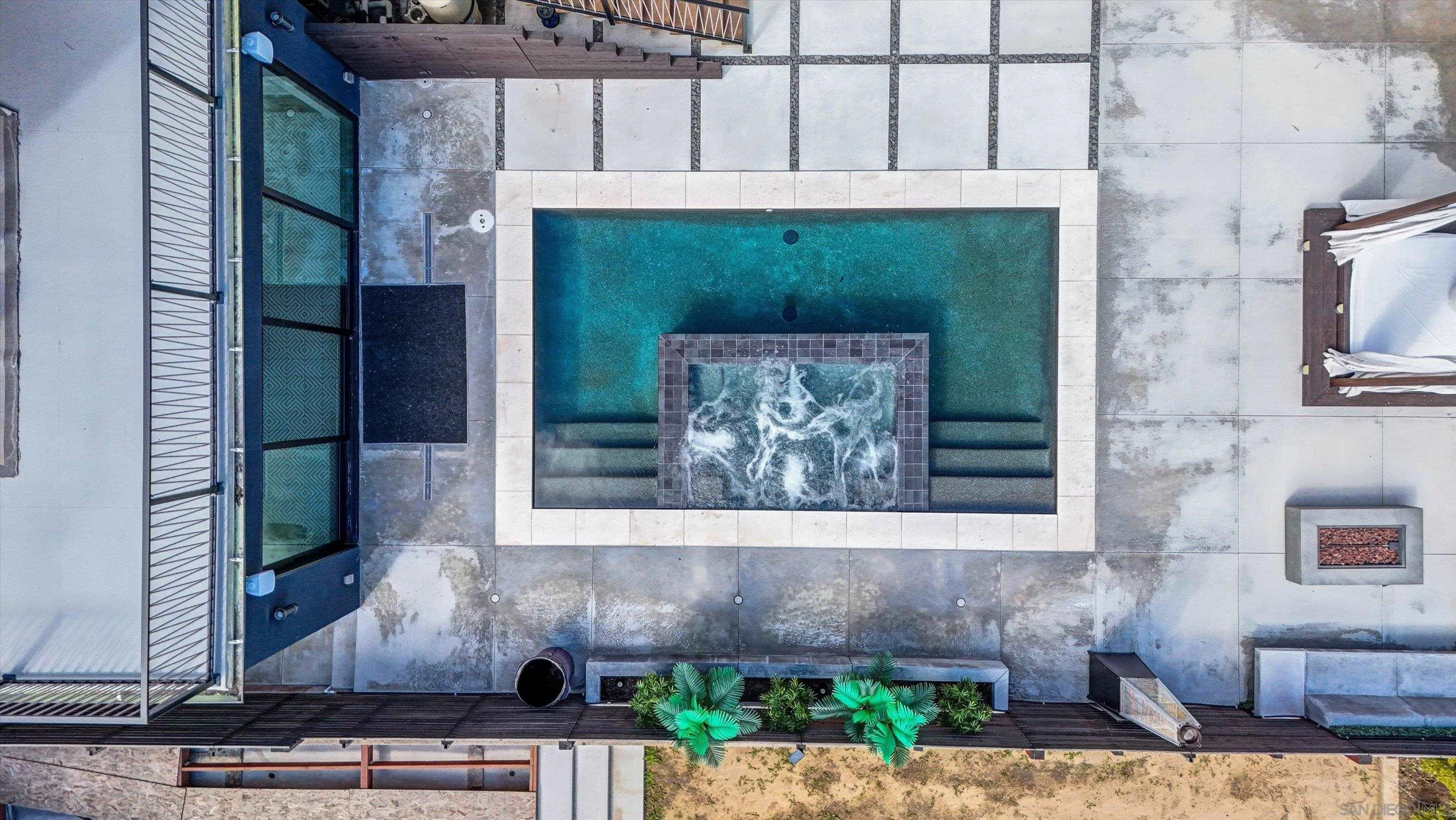 San Diego, California 92110, United States, 3 Bedrooms Bedrooms, ,4 BathroomsBathrooms,Residential,Active,91923