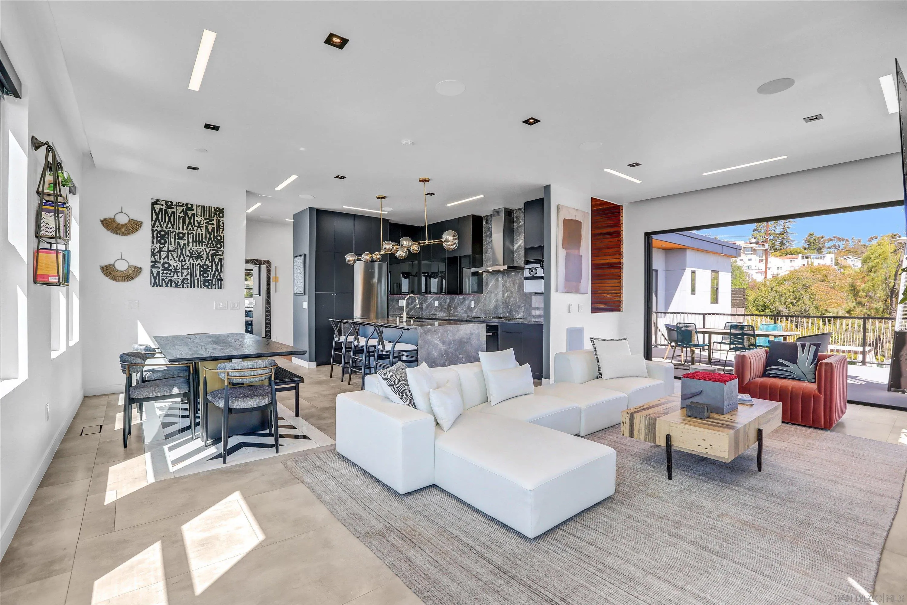 San Diego, California 92110, United States, 3 Bedrooms Bedrooms, ,4 BathroomsBathrooms,Residential,Active,91923