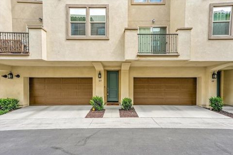 325 PADDLE Court Santee CA 92071