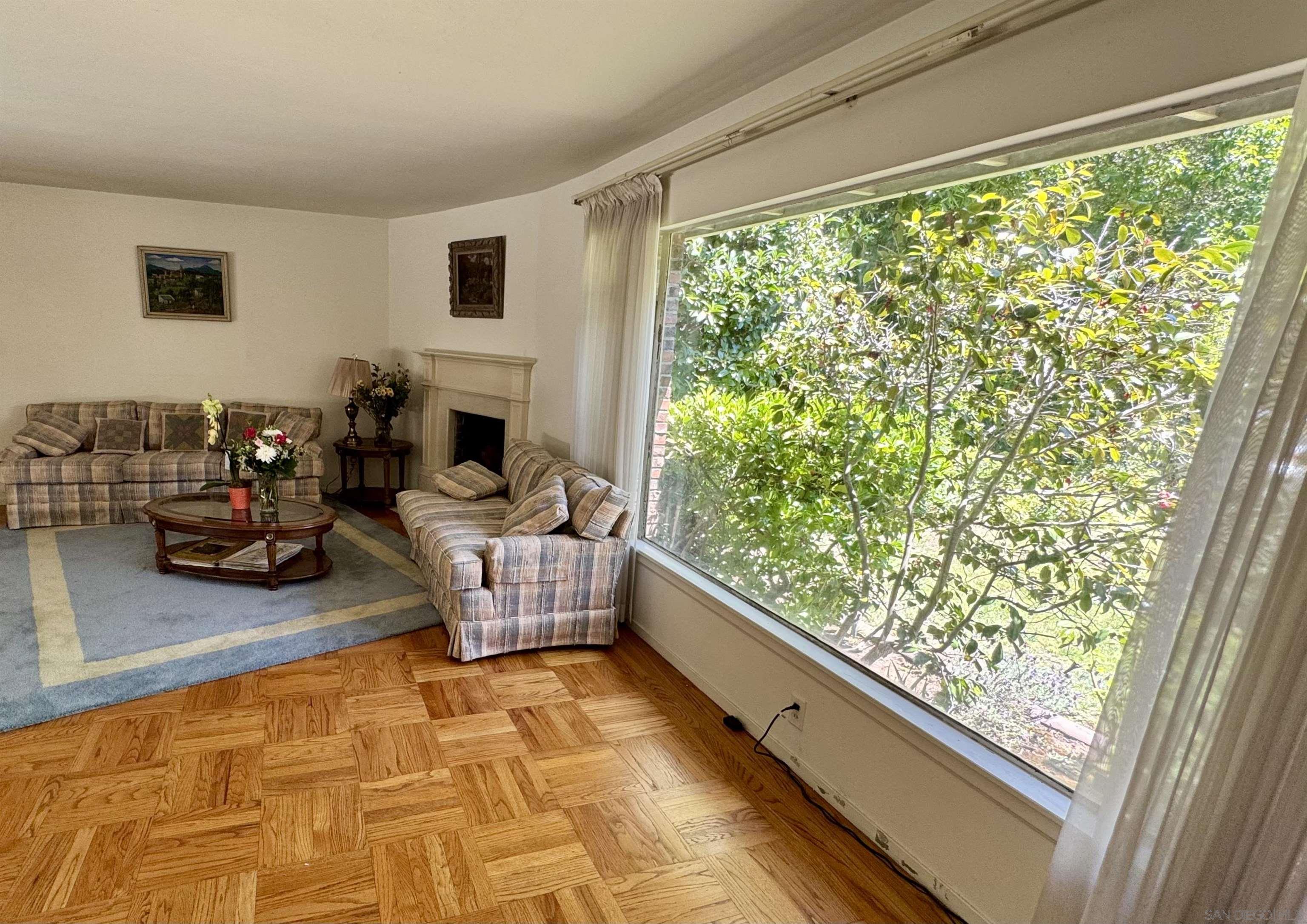 245 Menlo Oaks Dr