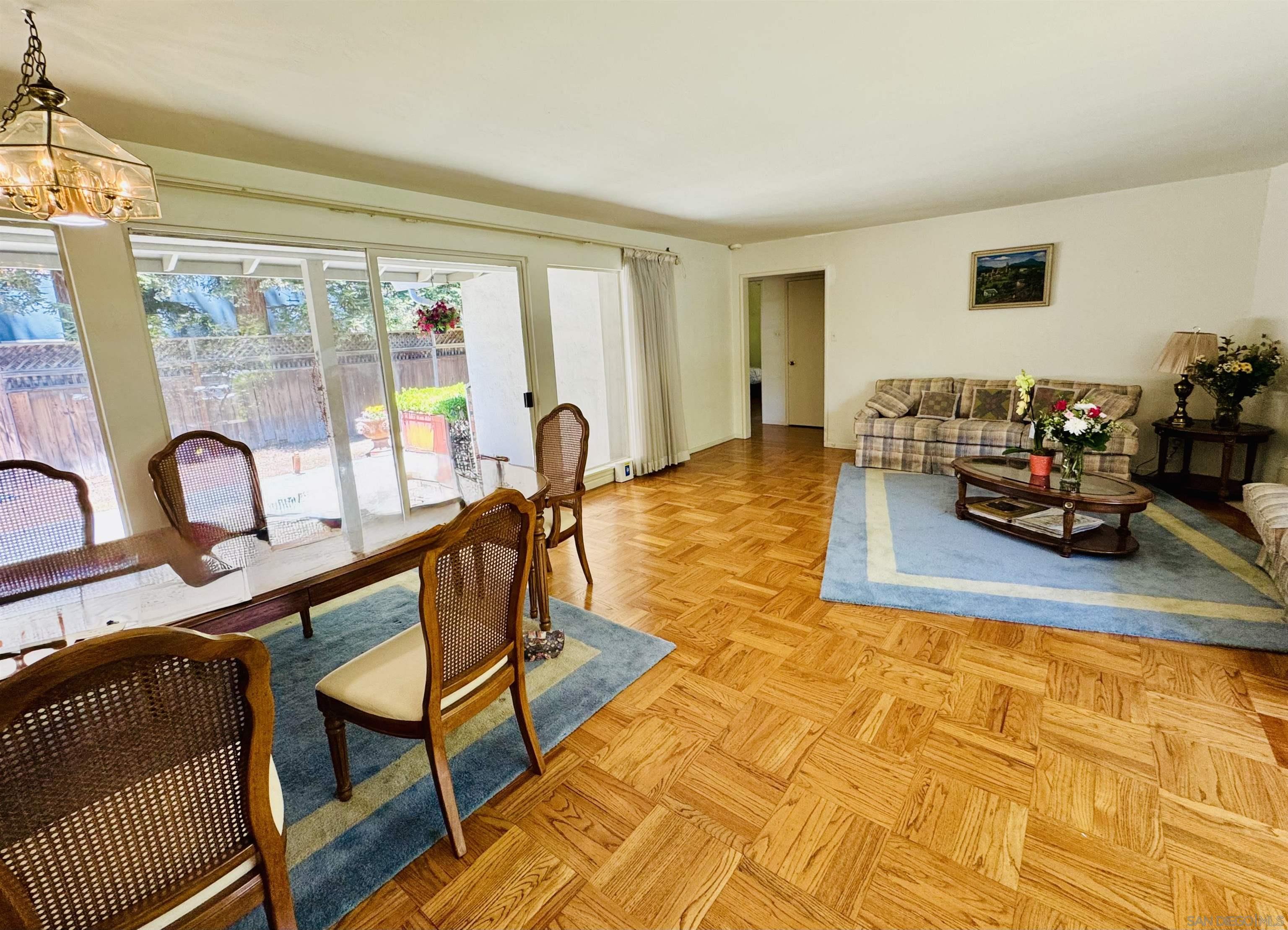 245 Menlo Oaks Dr
