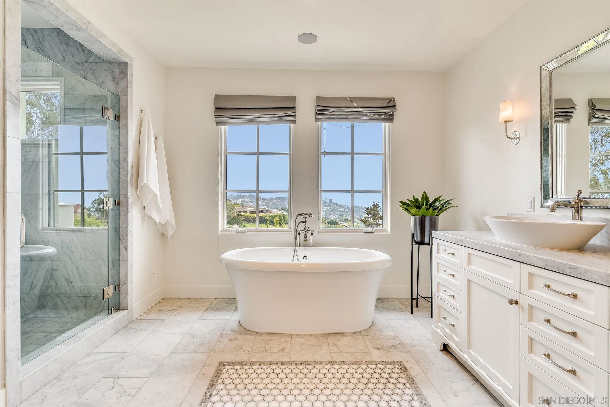 La Jolla, California 92037, United States, 5 Bedrooms Bedrooms, ,5 BathroomsBathrooms,Residential,Active,95567