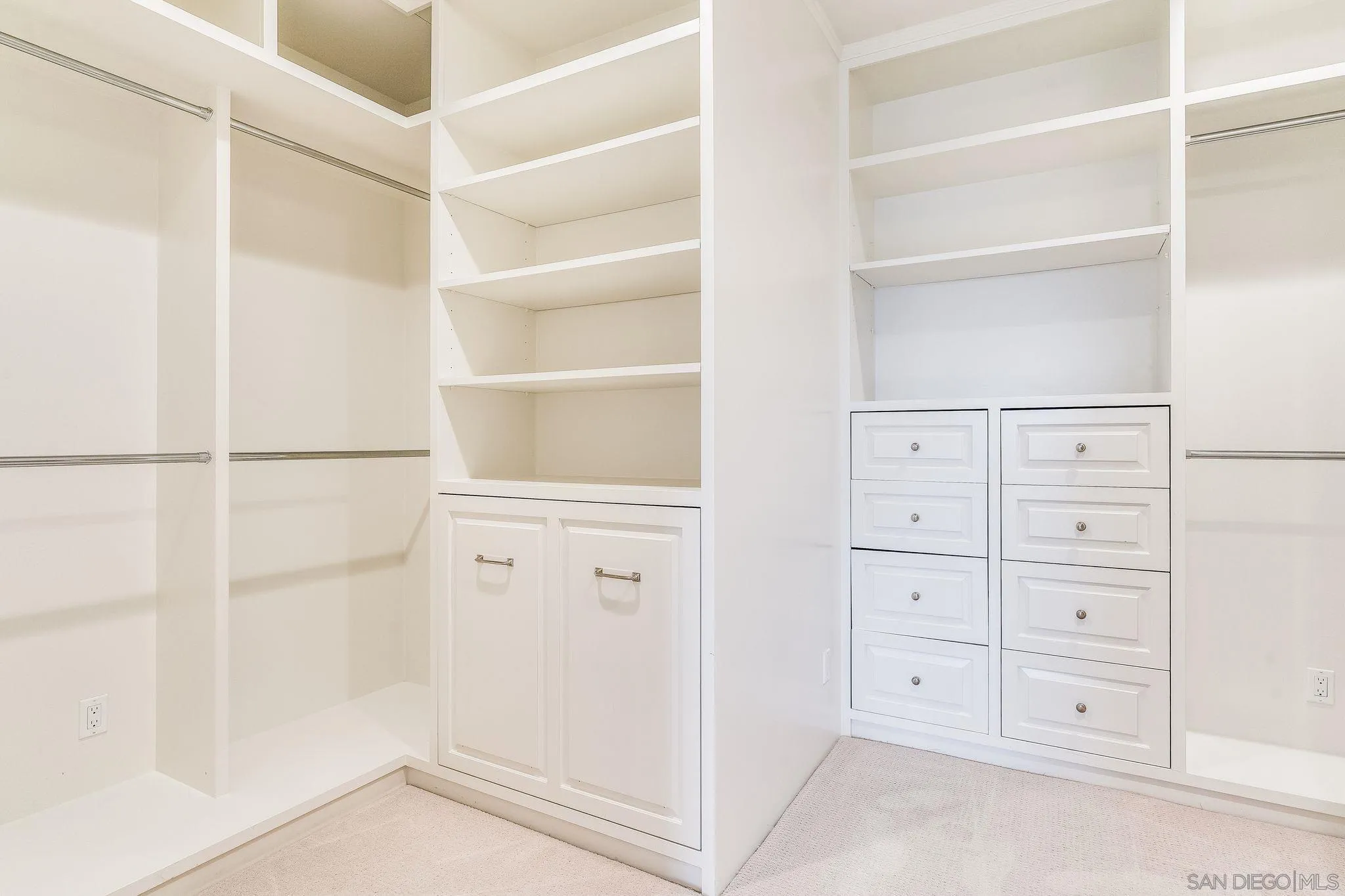 La Jolla, California 92037, United States, 5 Bedrooms Bedrooms, ,5 BathroomsBathrooms,Residential,Active,95567