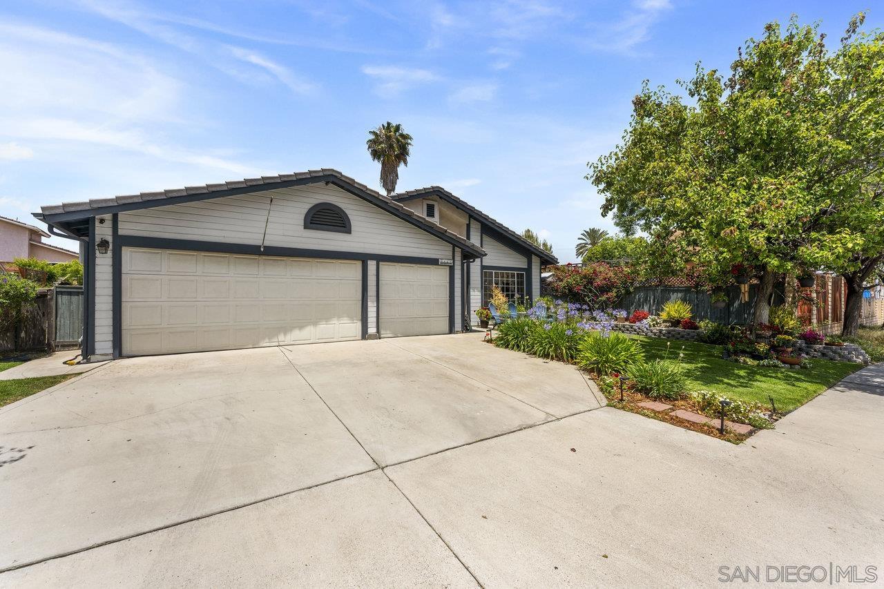9942 Theresa Ln