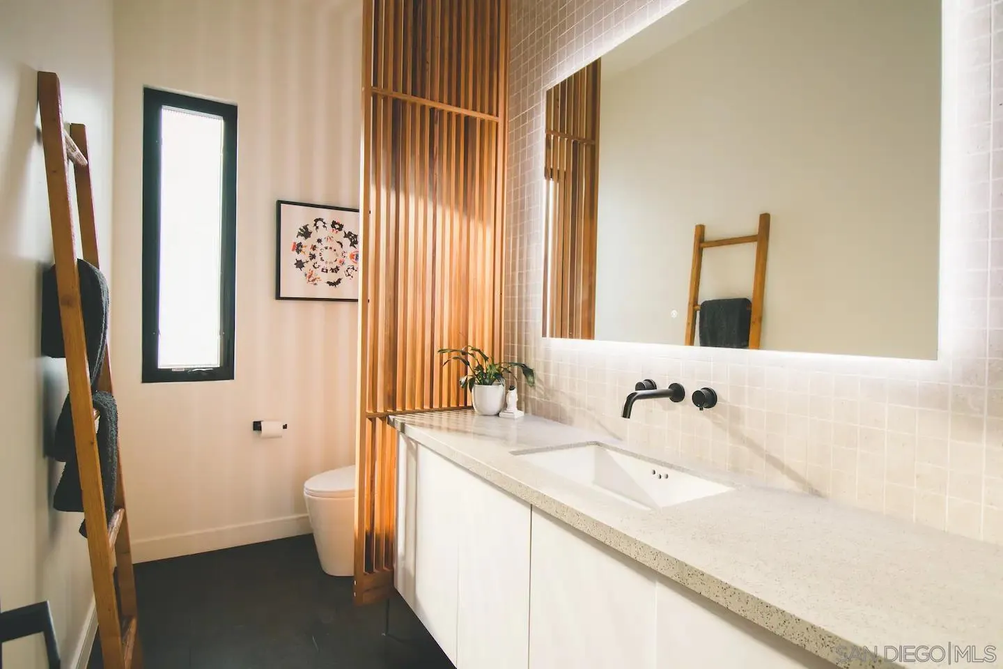 San Diego, California 92110, United States, 3 Bedrooms Bedrooms, ,4 BathroomsBathrooms,Residential,Active,18373