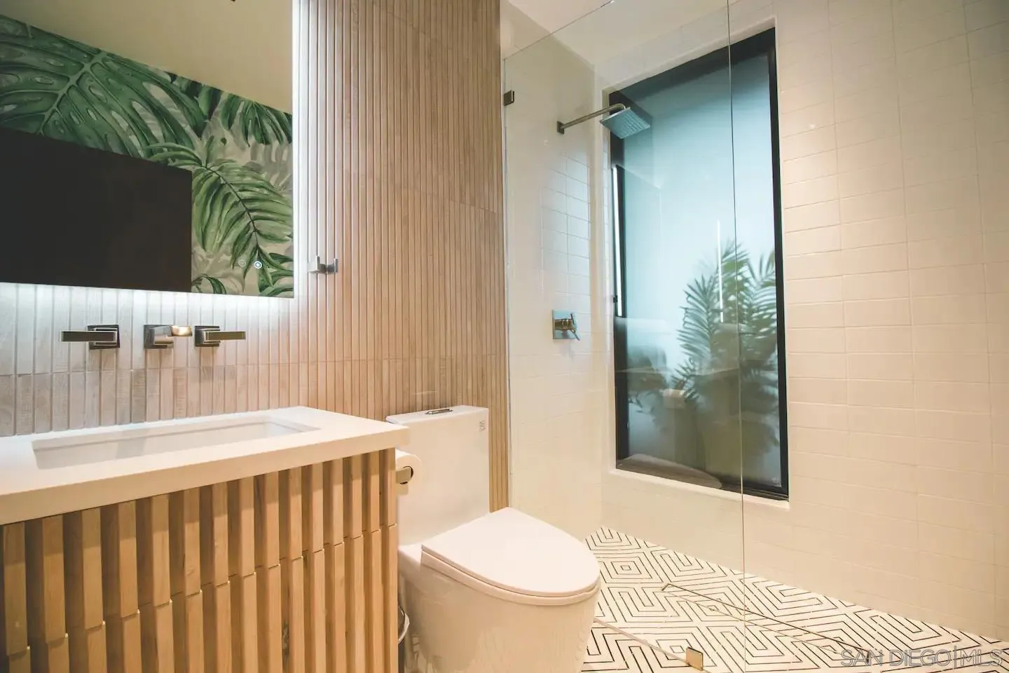 San Diego, California 92110, United States, 3 Bedrooms Bedrooms, ,4 BathroomsBathrooms,Residential,Active,18373