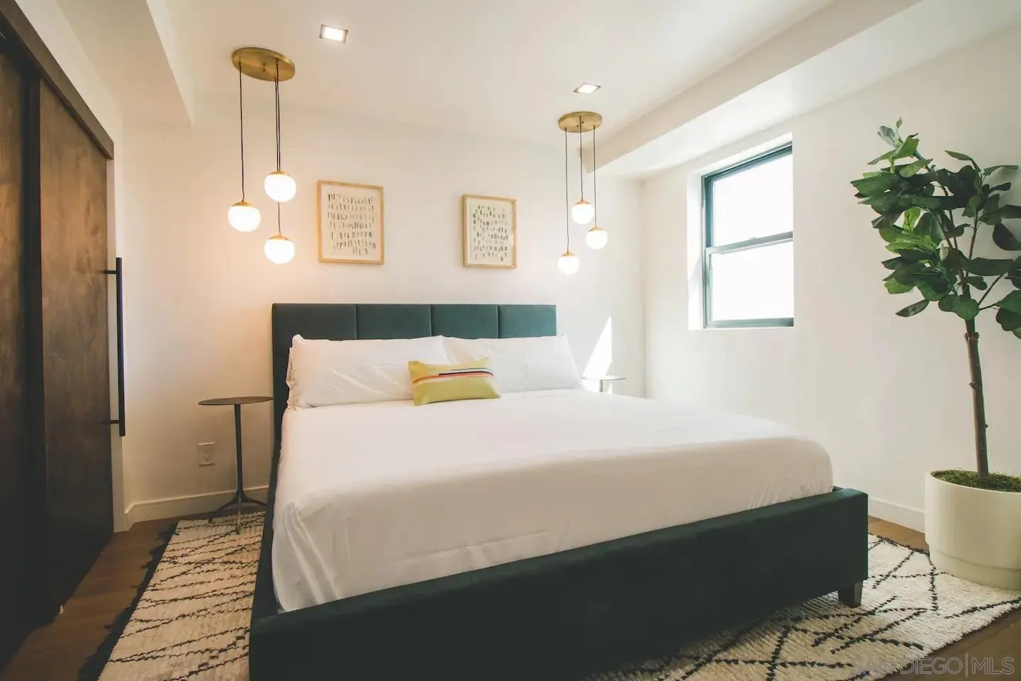 San Diego, California 92110, United States, 3 Bedrooms Bedrooms, ,4 BathroomsBathrooms,Residential,Active,18373