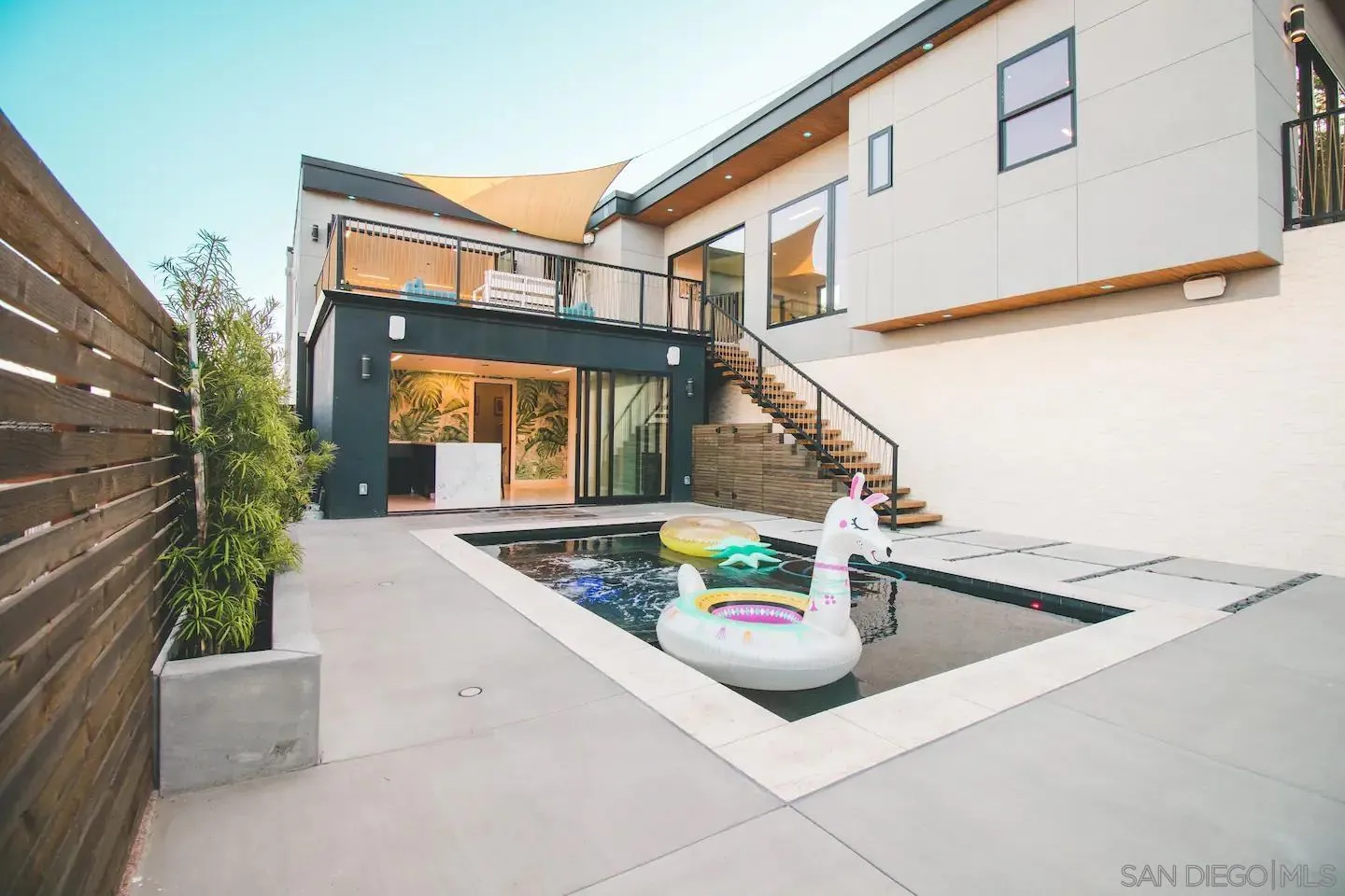 San Diego, California 92110, United States, 3 Bedrooms Bedrooms, ,4 BathroomsBathrooms,Residential,Active,18373