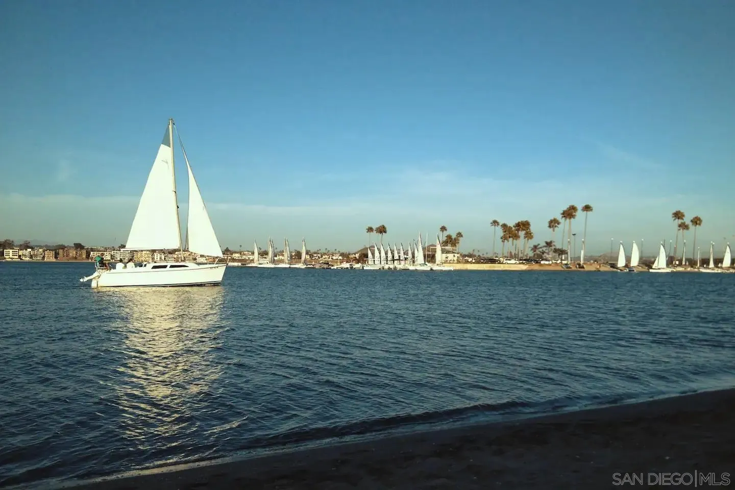 San Diego, California 92110, United States, 3 Bedrooms Bedrooms, ,4 BathroomsBathrooms,Residential,Active,18373