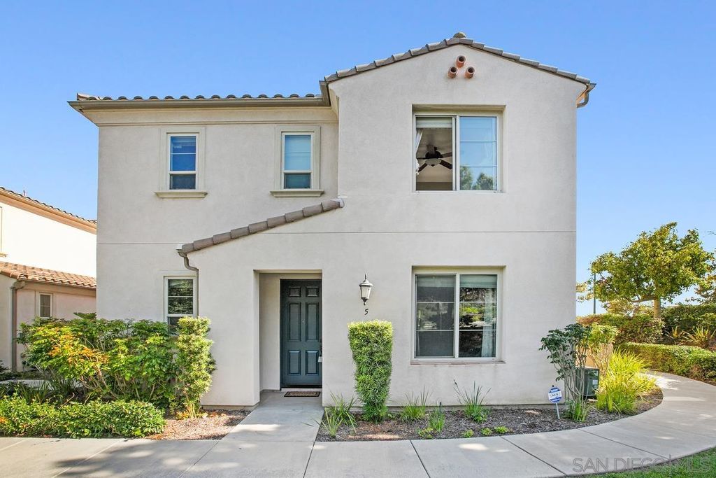 Photo for 2205 Andalusia Lane #5, Chula Vista, CA 91915 (MLS # 230019199)