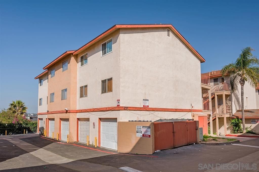 Photo for 227 50Th St #Unit 10, San Diego, CA 92102 (MLS # 230019390)