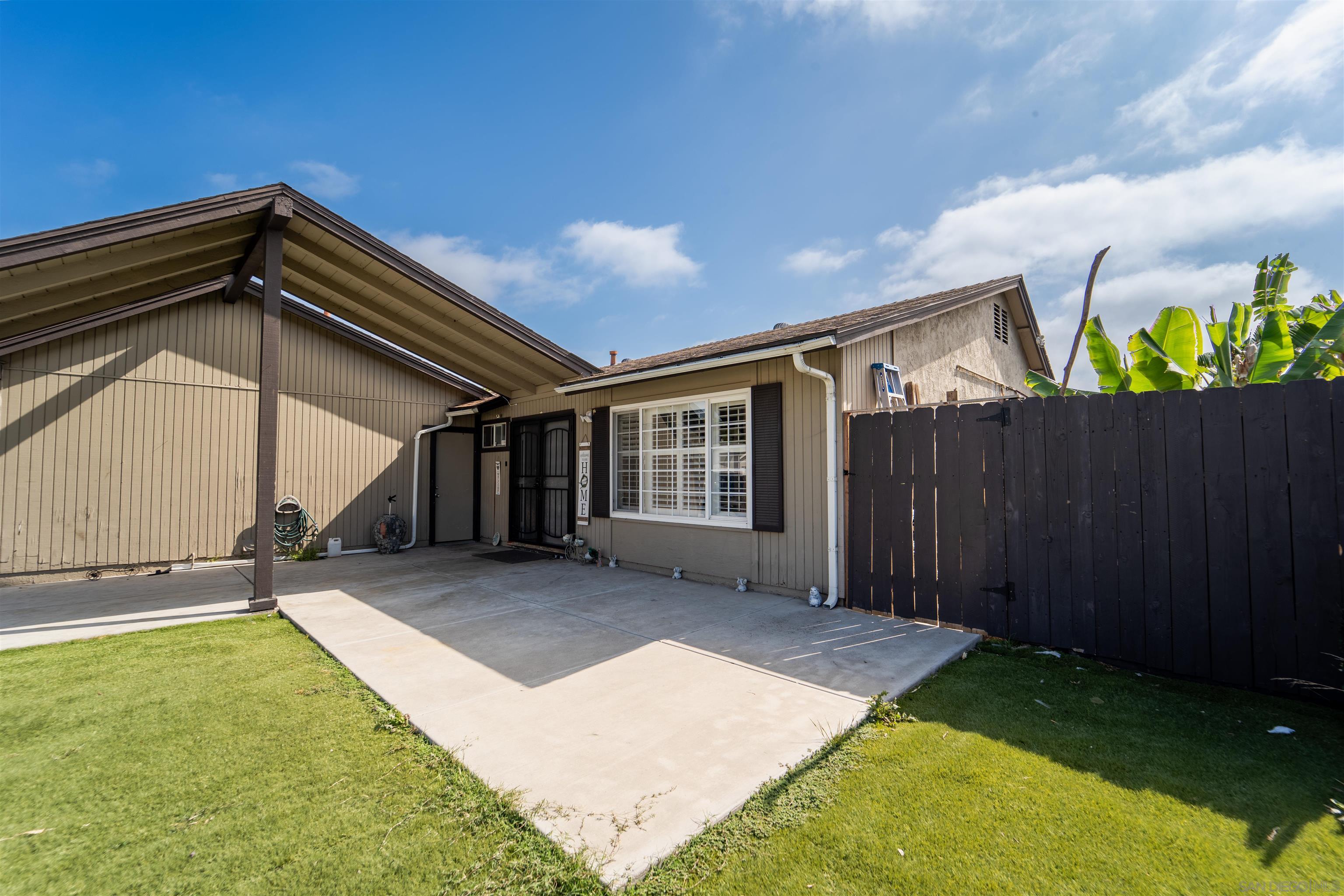 1260 Finch Pl