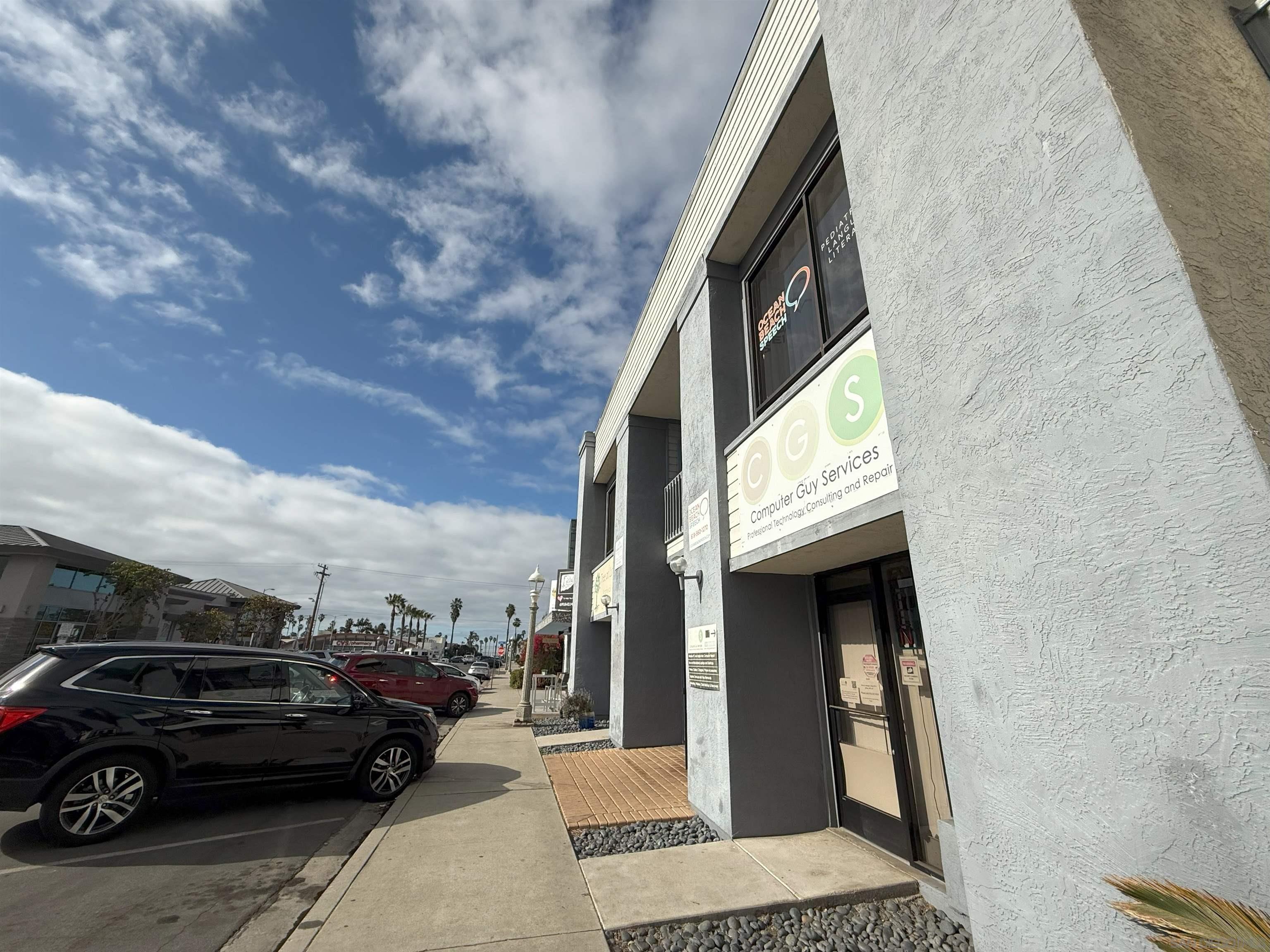 4870 Santa Monica Avenue