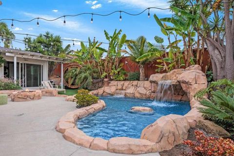 3984 Scott Dr. Carlsbad CA 92008