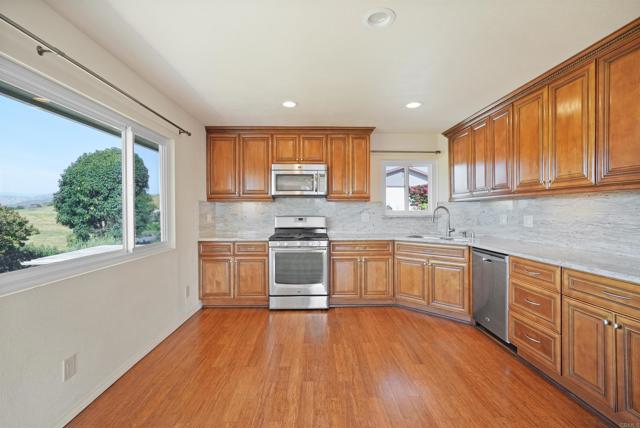 5884 Redondo Dr