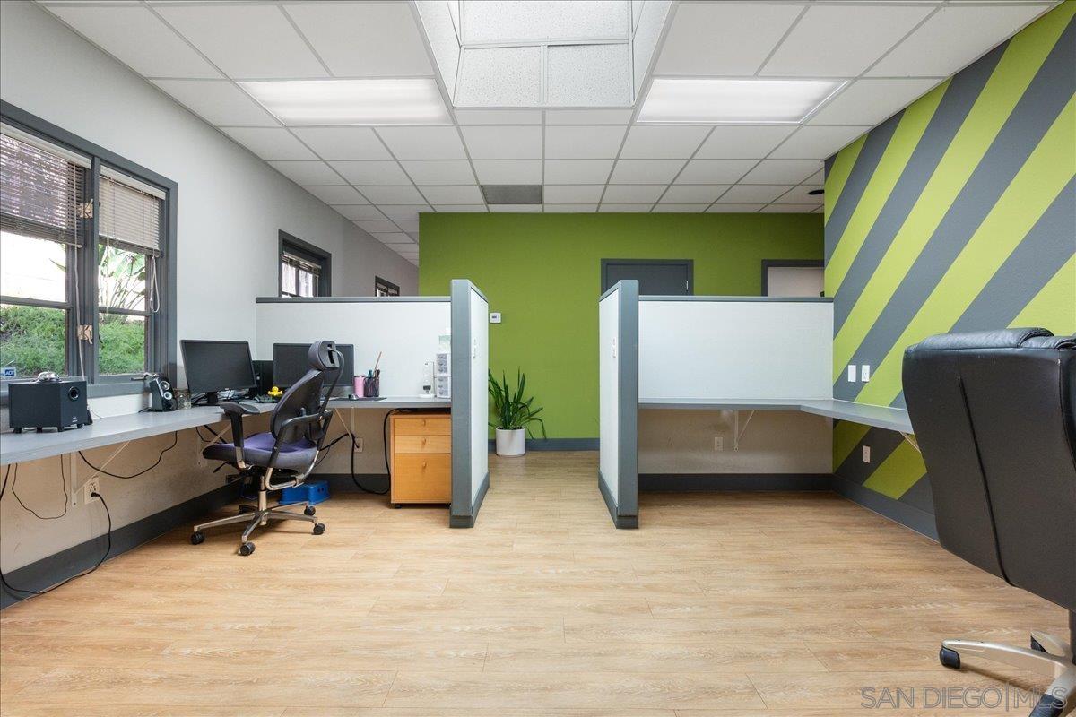 San Diego, California 92110, United States, 3 Bedrooms Bedrooms, ,2 BathroomsBathrooms,Residential,Pending,57978