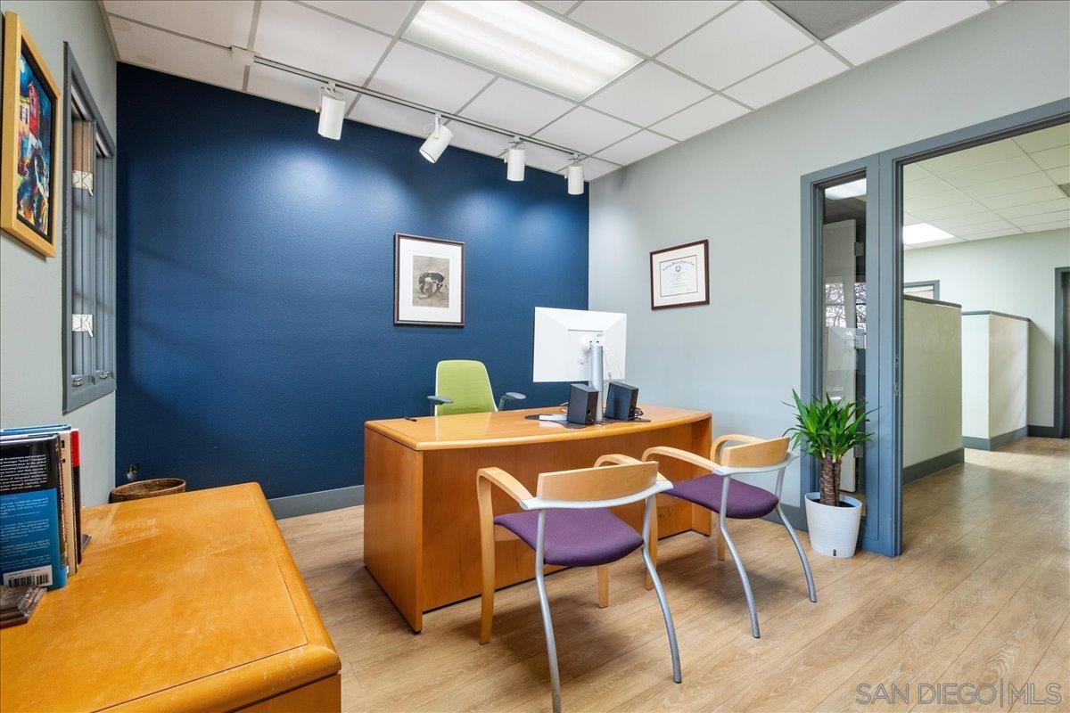 San Diego, California 92110, United States, 3 Bedrooms Bedrooms, ,2 BathroomsBathrooms,Residential,Pending,57978