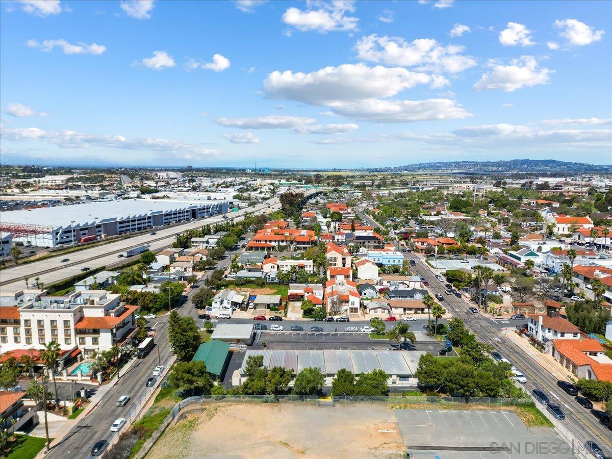 San Diego, California 92110, United States, 3 Bedrooms Bedrooms, ,2 BathroomsBathrooms,Residential,Pending,57978