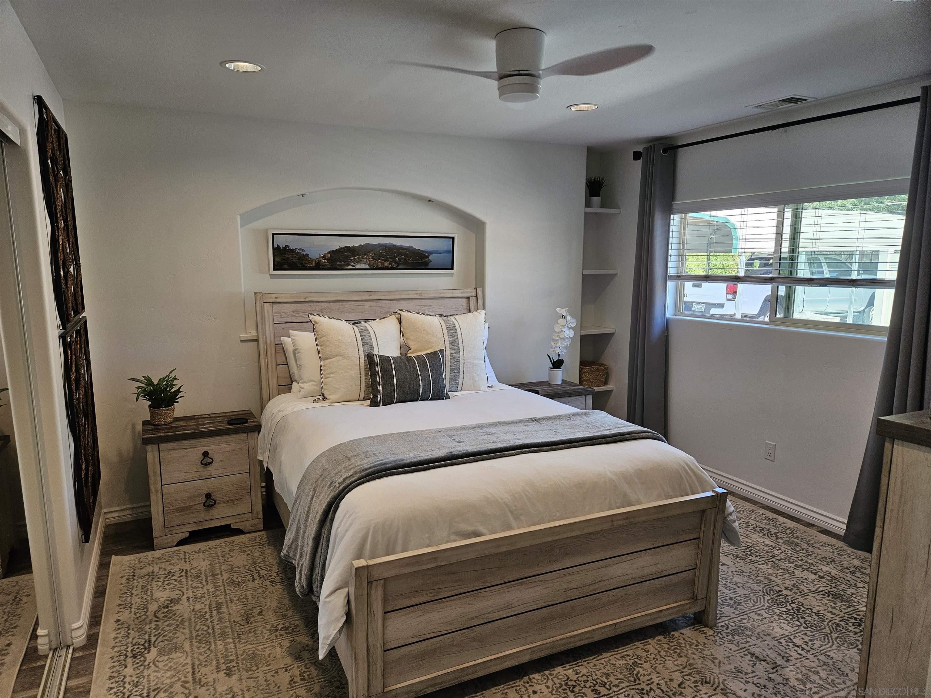 2314 Felicita Rd B