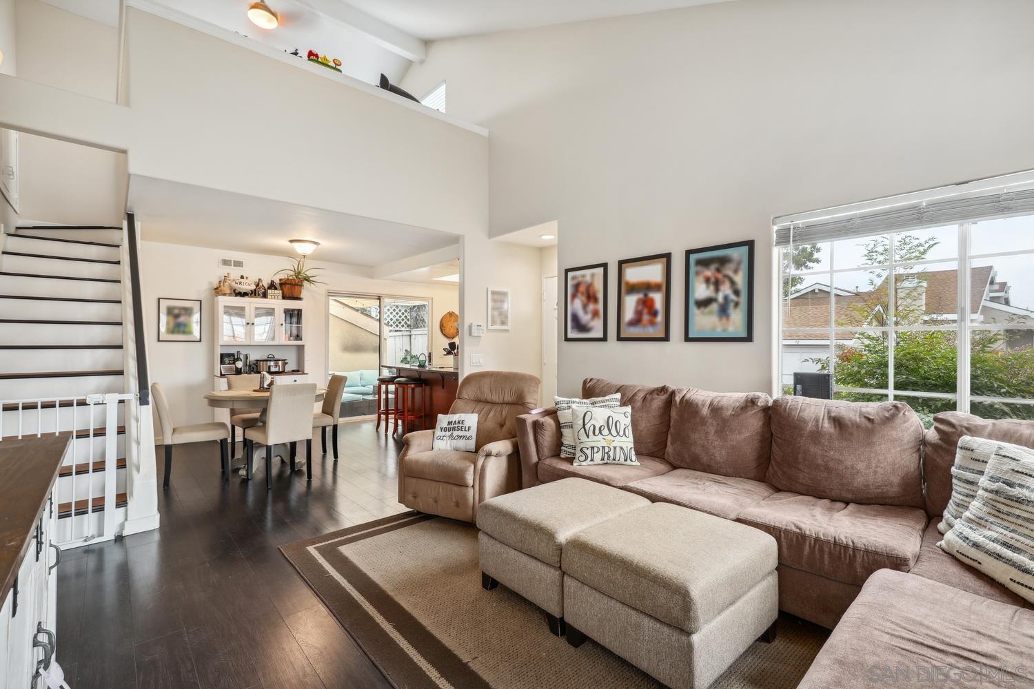 344  Riverview Way