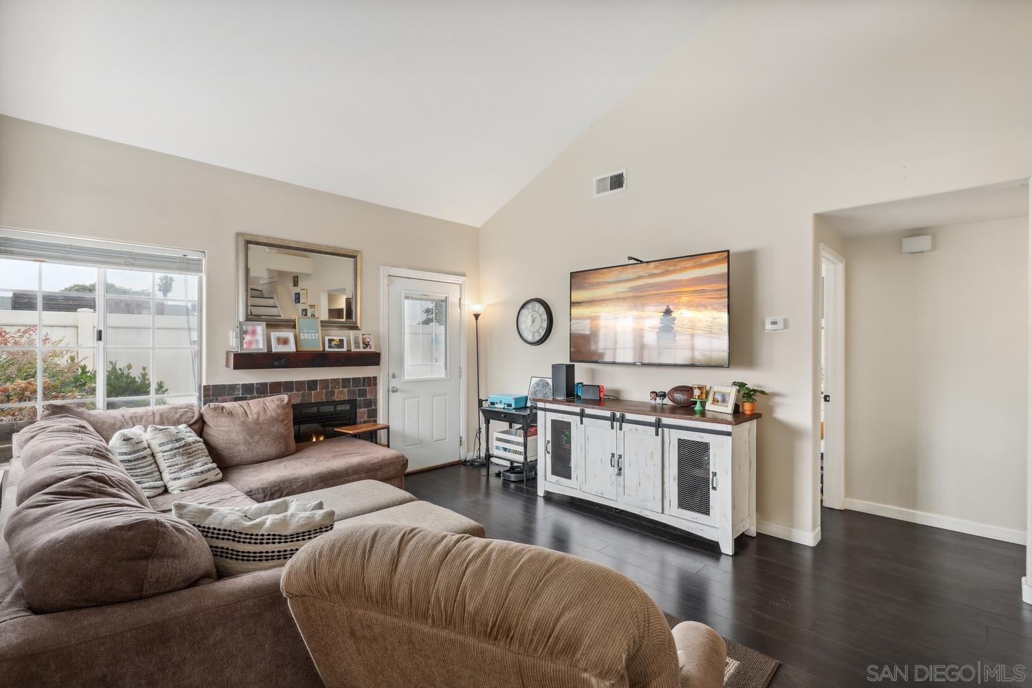 344  Riverview Way