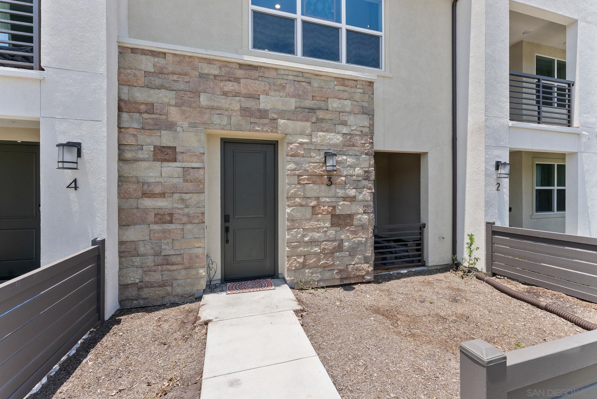 792 Vada St 3