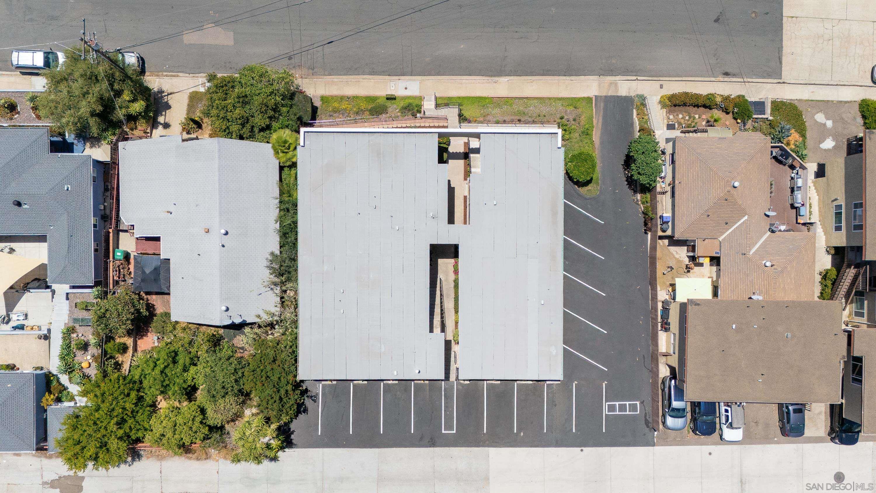 5844 Riley St.