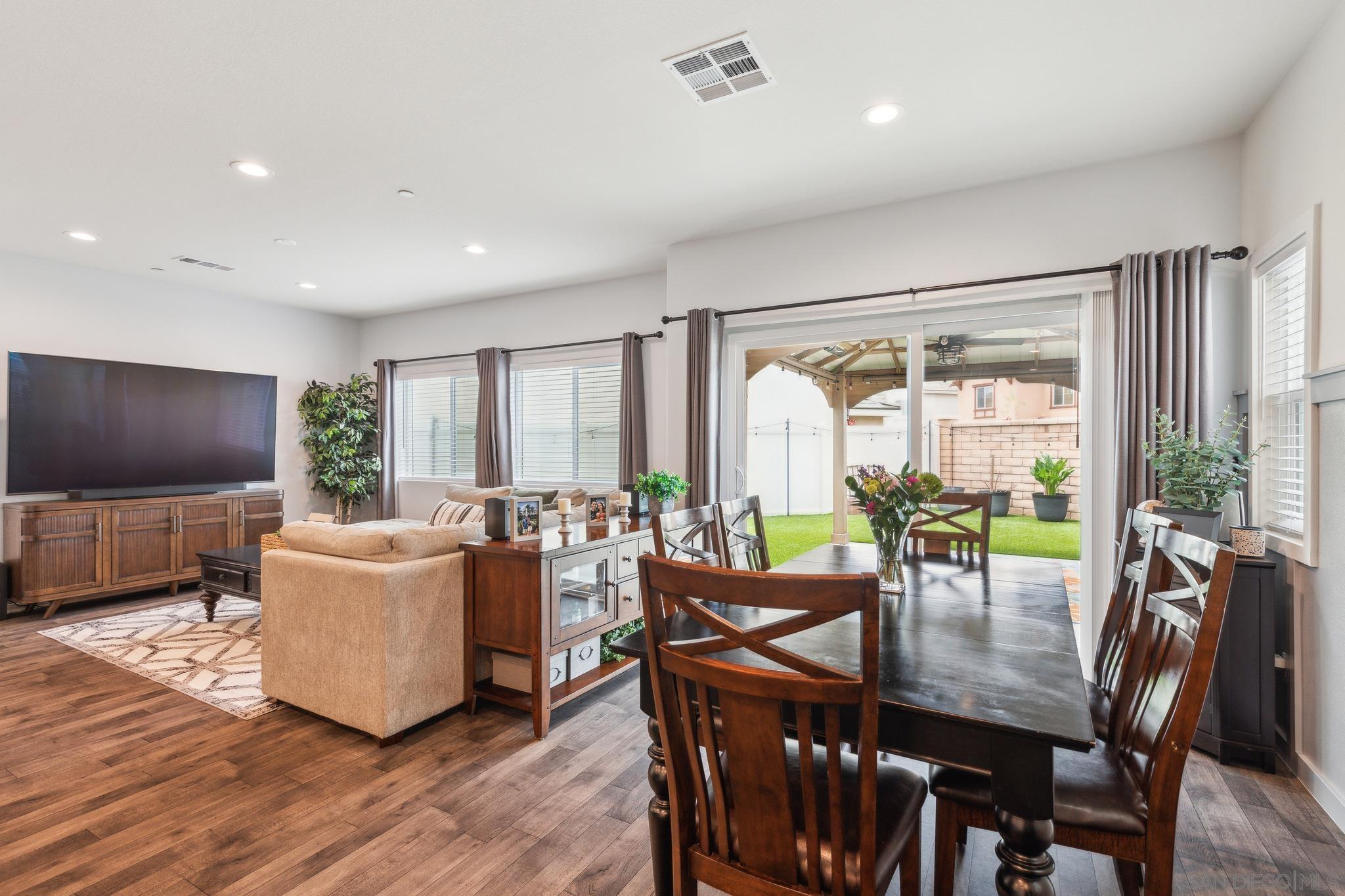 5522 Starlight Pl