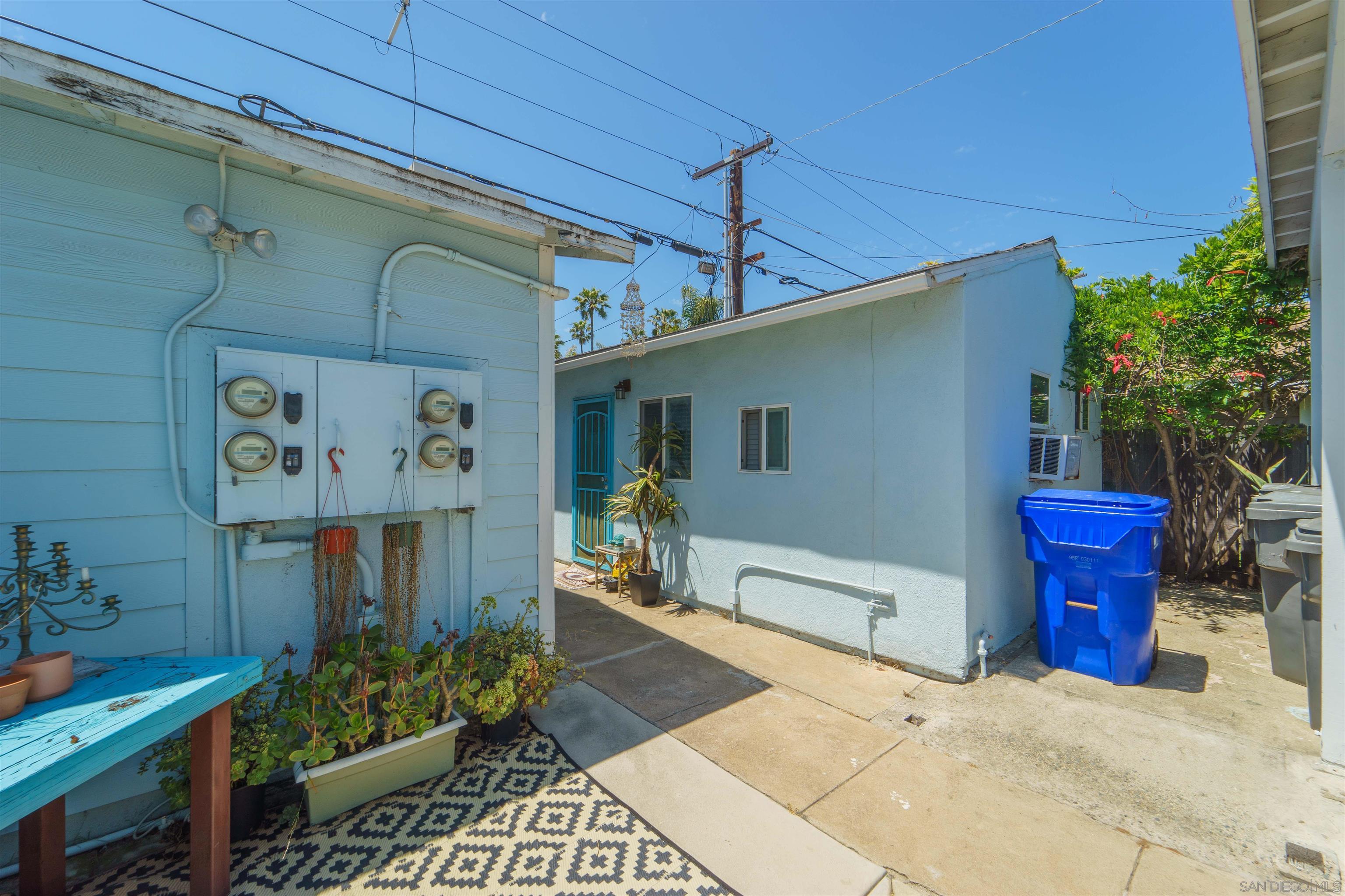 321 S Freeman
