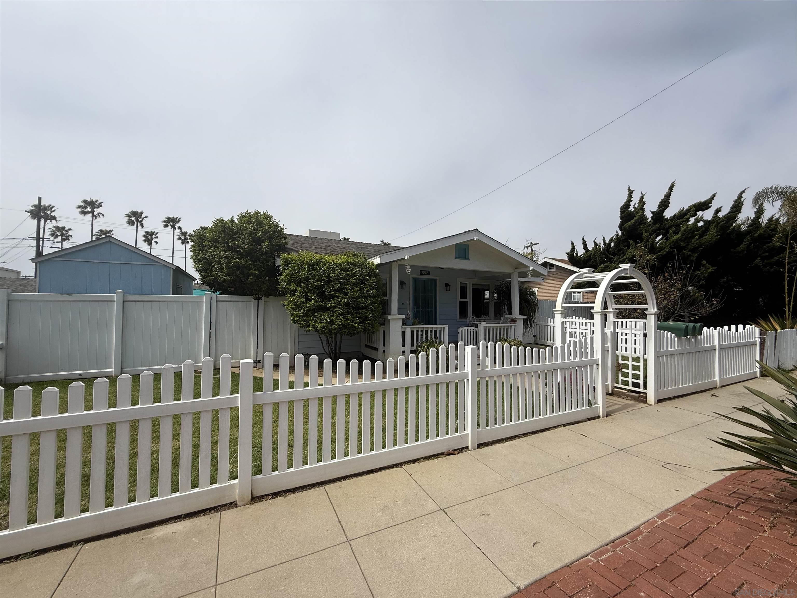 321 S Freeman