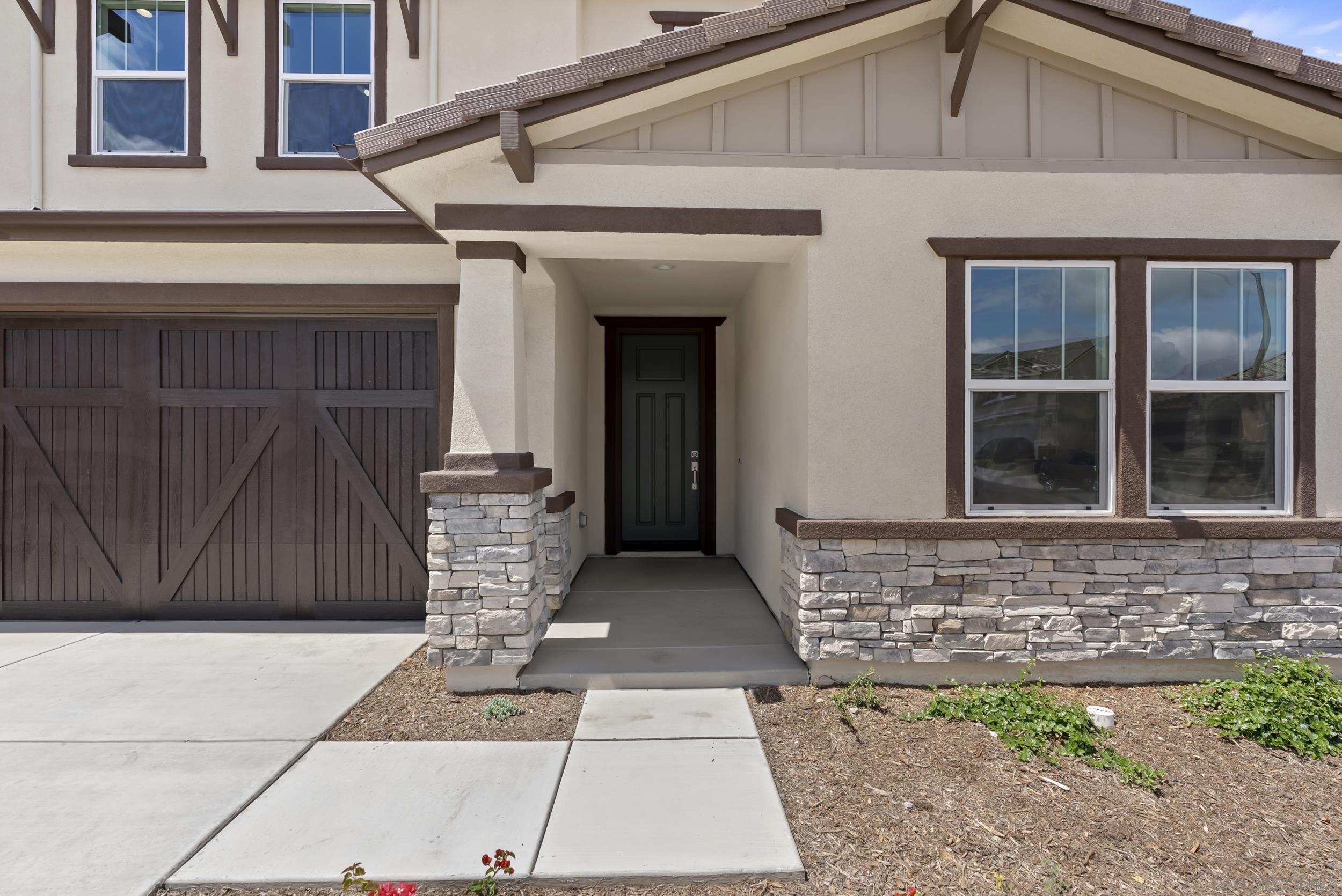 948 Visalia Pl