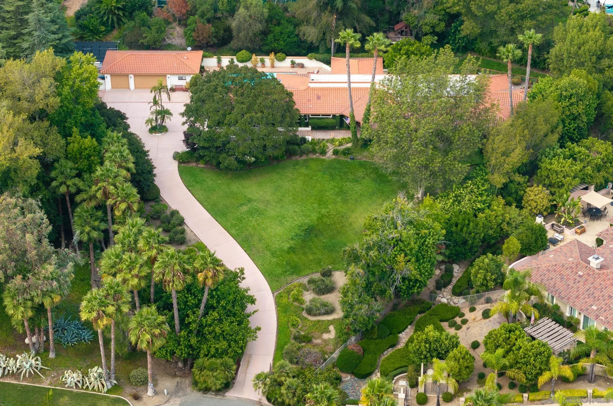 Rancho Santa Fe, California 92067, United States, 6 Bedrooms Bedrooms, ,5 BathroomsBathrooms,Residential,Active,44740