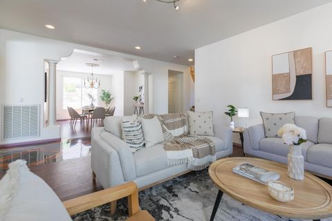 12655  Belle Fleur Way San Diego CA 92128