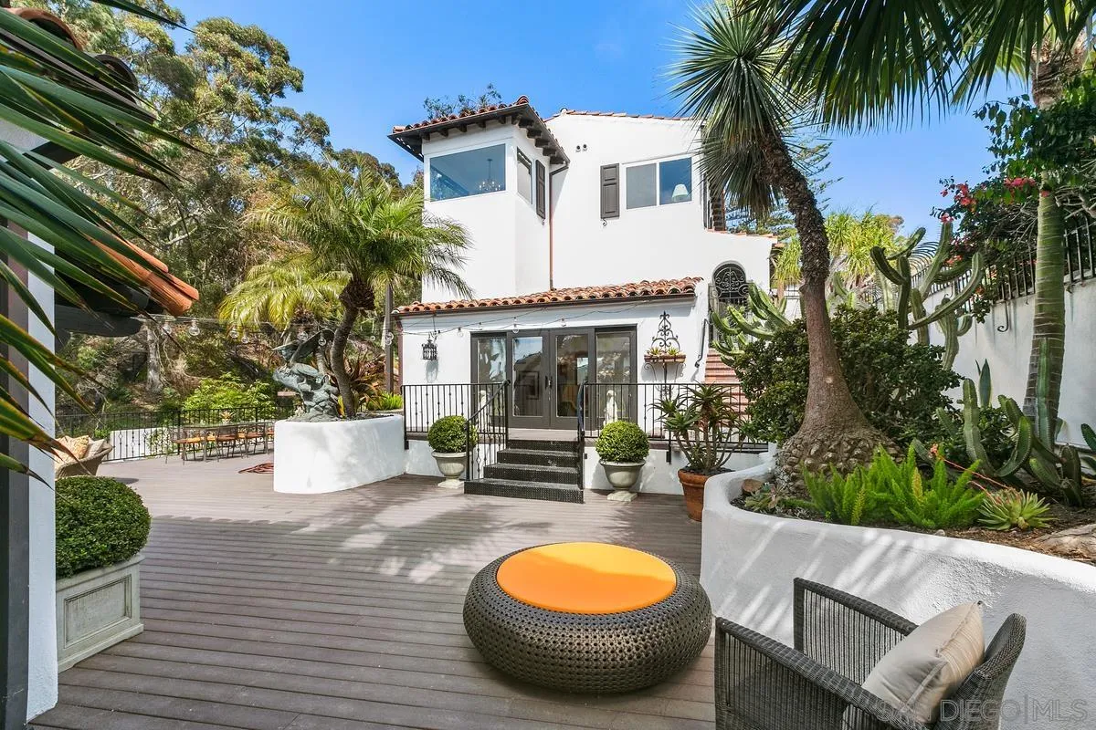 La Jolla, California 92037, United States, 5 Bedrooms Bedrooms, ,6 BathroomsBathrooms,Residential,Active,131710