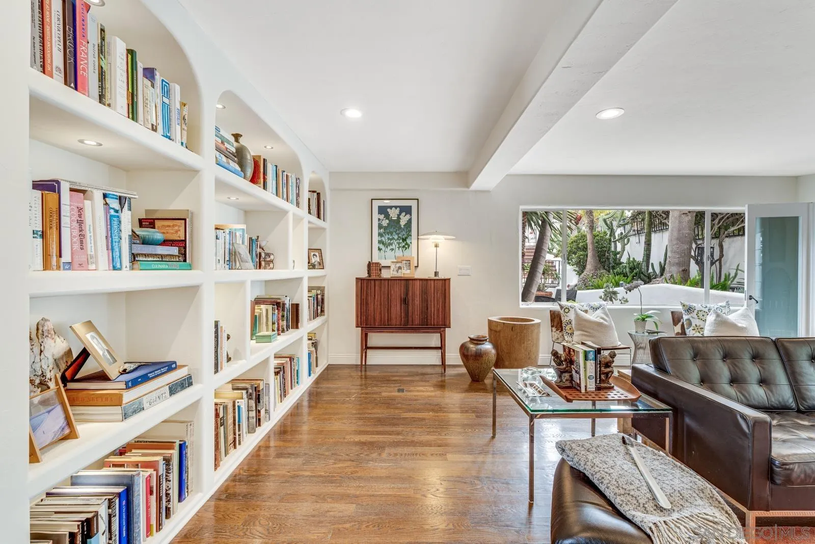 La Jolla, California 92037, United States, 5 Bedrooms Bedrooms, ,6 BathroomsBathrooms,Residential,Active,131710