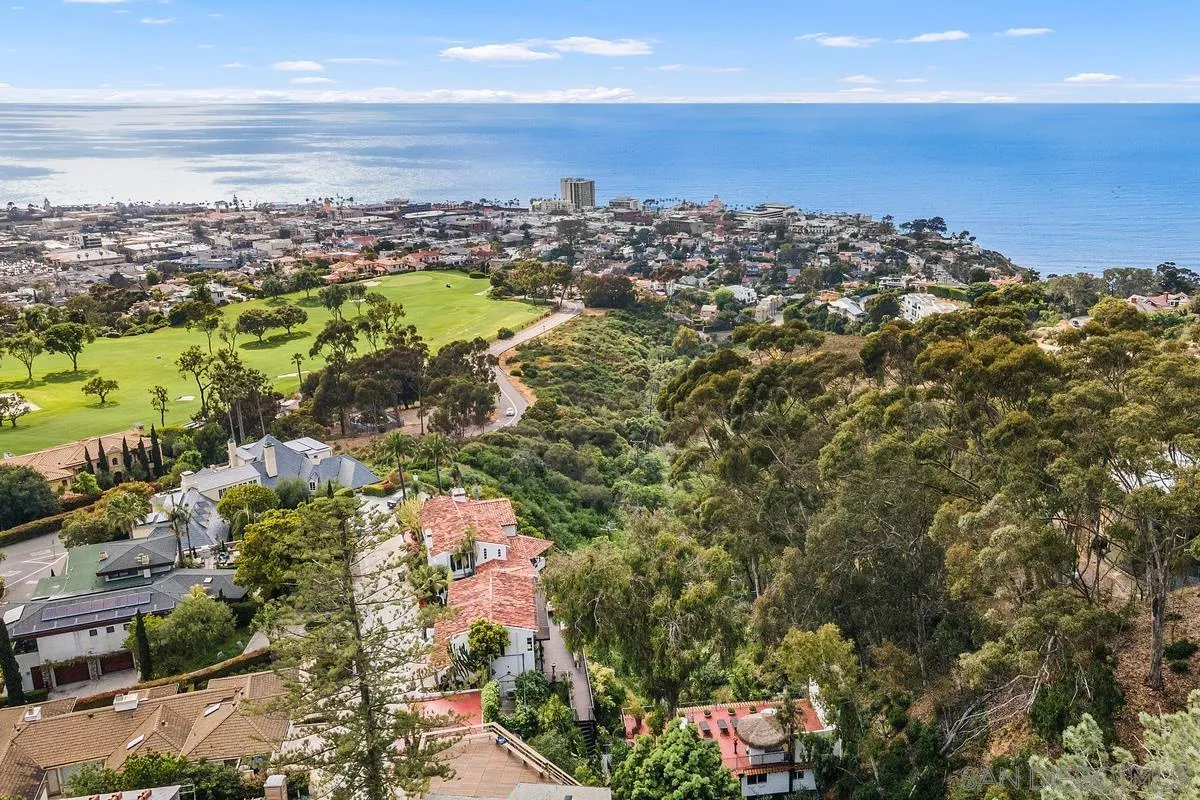 La Jolla, California 92037, United States, 5 Bedrooms Bedrooms, ,6 BathroomsBathrooms,Residential,Active,131710