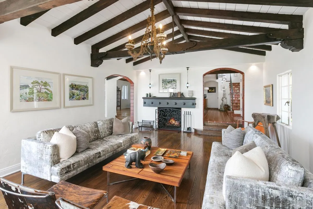 La Jolla, California 92037, United States, 5 Bedrooms Bedrooms, ,6 BathroomsBathrooms,Residential,Active,131710