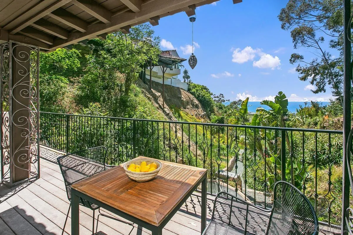 La Jolla, California 92037, United States, 5 Bedrooms Bedrooms, ,6 BathroomsBathrooms,Residential,Active,131710