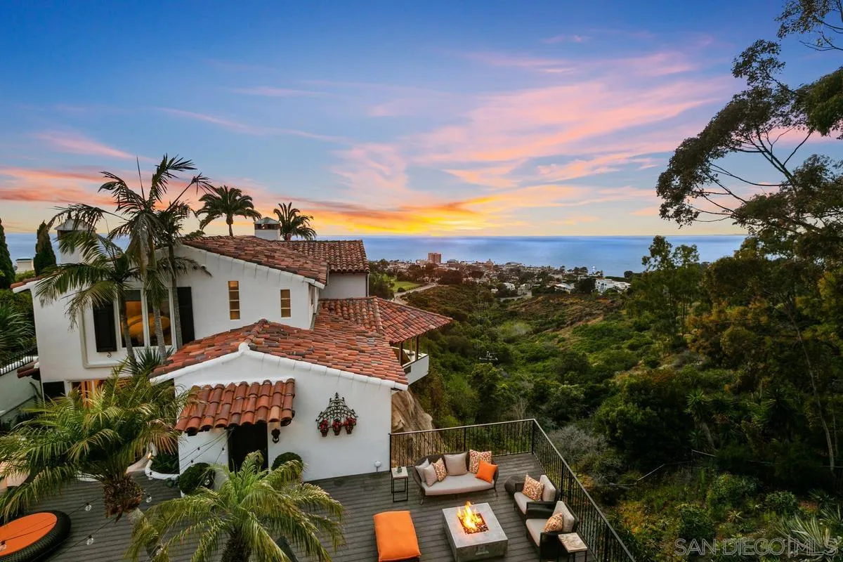 La Jolla, California 92037, United States, 5 Bedrooms Bedrooms, ,6 BathroomsBathrooms,Residential,Active,131710