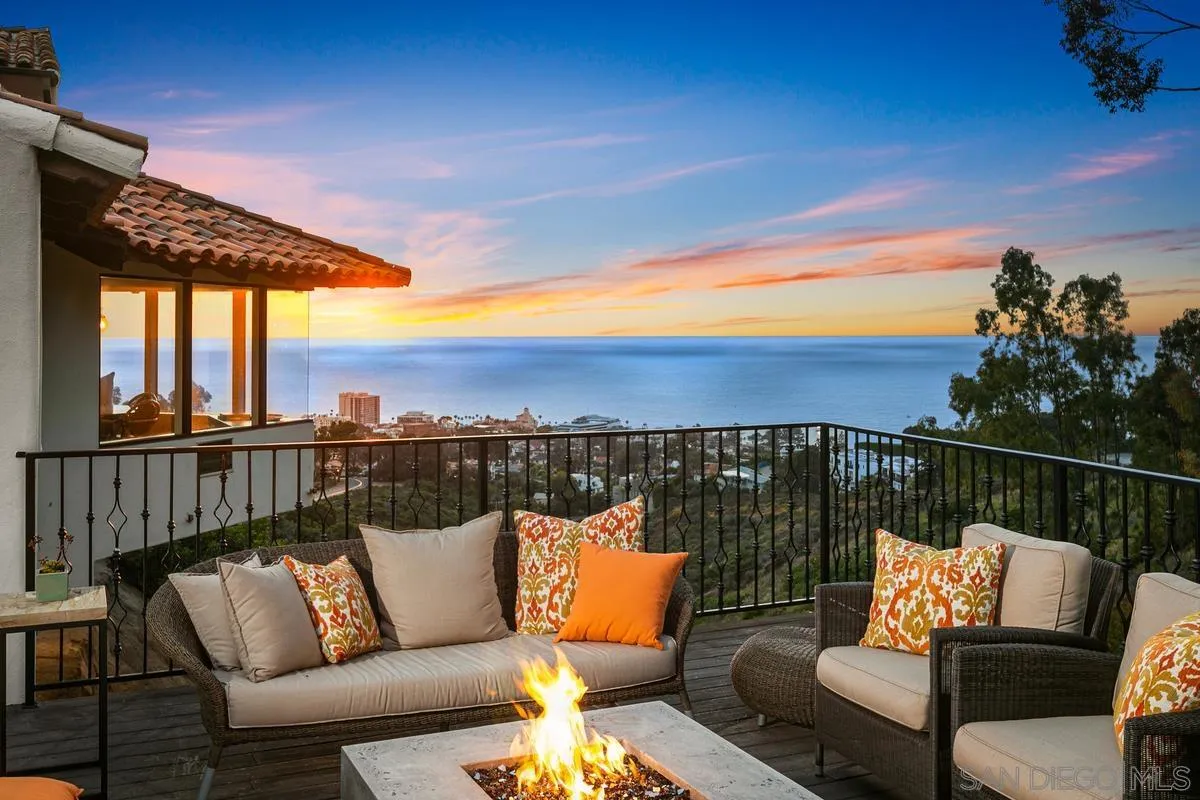La Jolla, California 92037, United States, 5 Bedrooms Bedrooms, ,6 BathroomsBathrooms,Residential,Active,131710