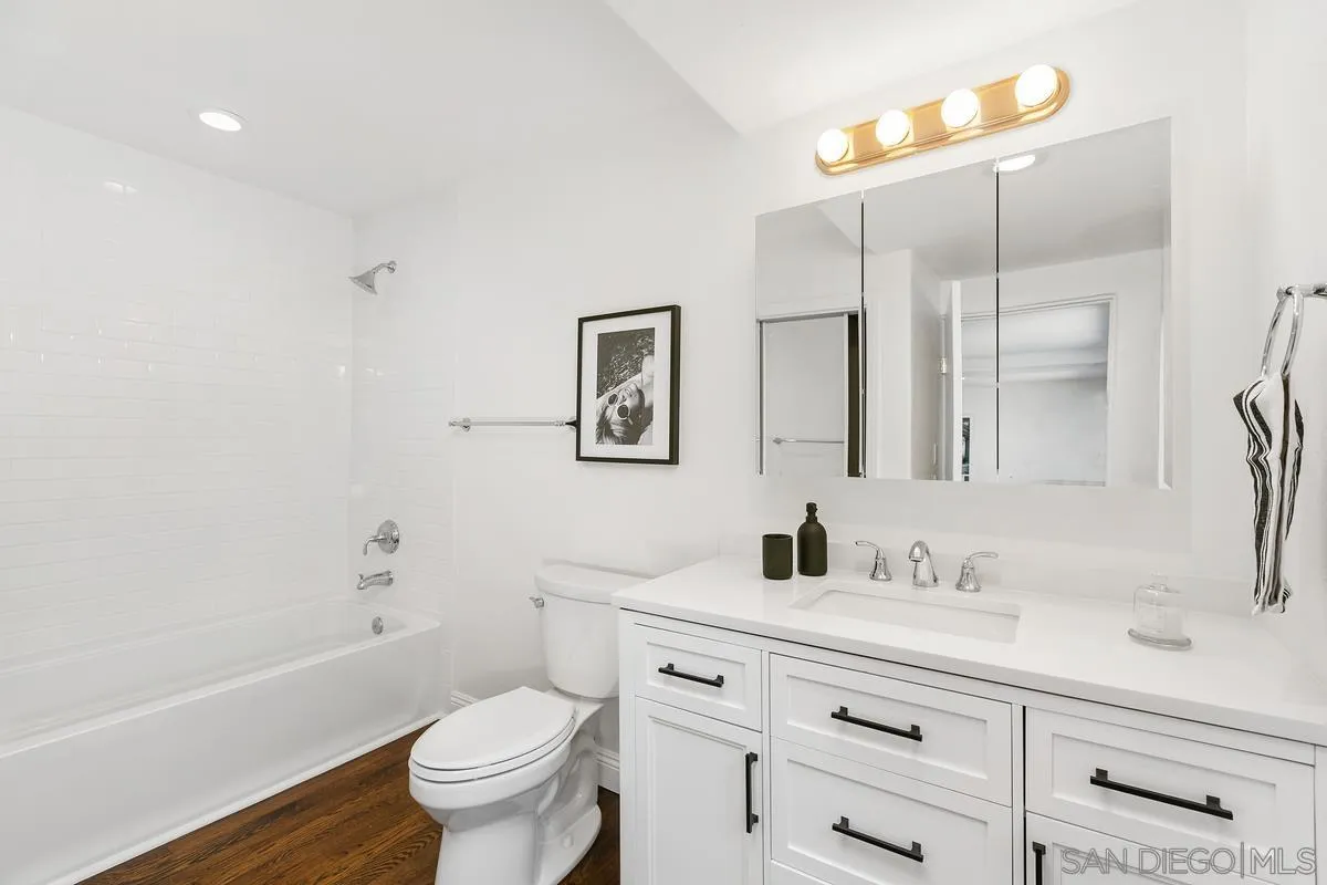 La Jolla, California 92037, United States, 5 Bedrooms Bedrooms, ,6 BathroomsBathrooms,Residential,Active,131710