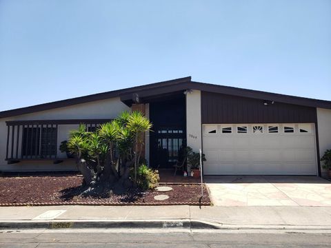 3069  Conner Way San Diego CA 92117
